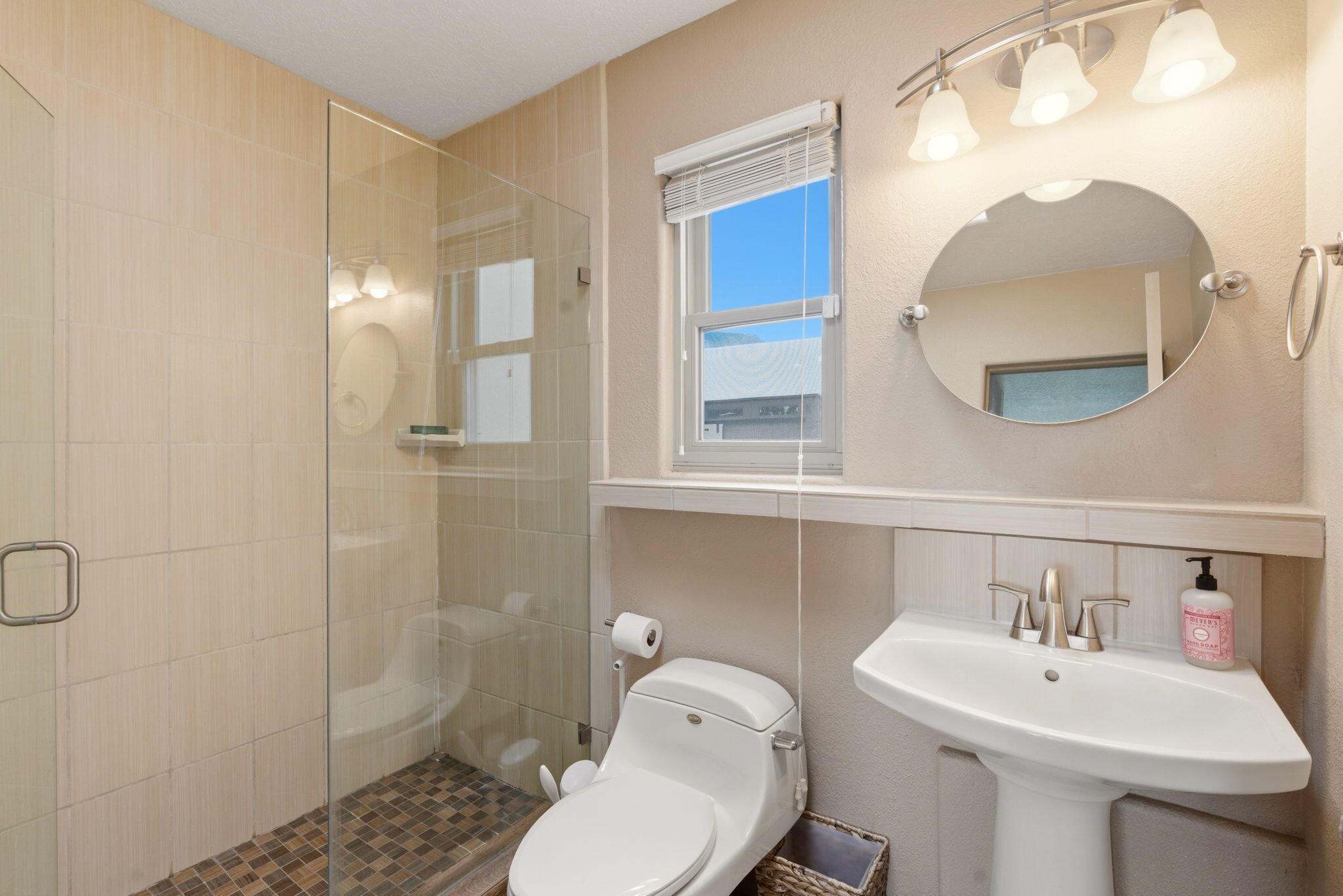 12107 Holly Avenue NE