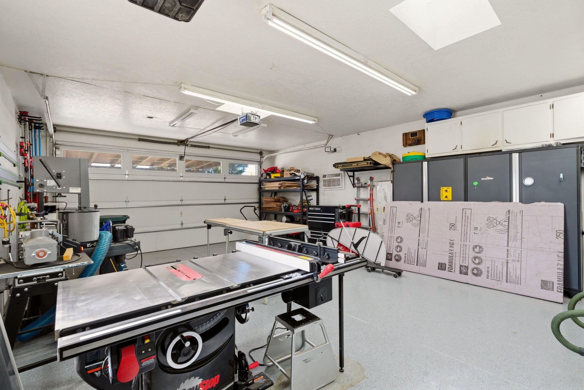 12107 Holly Avenue NE