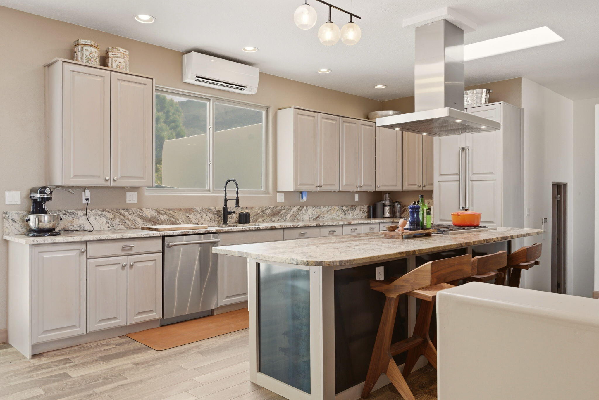 12107 Holly Avenue NE