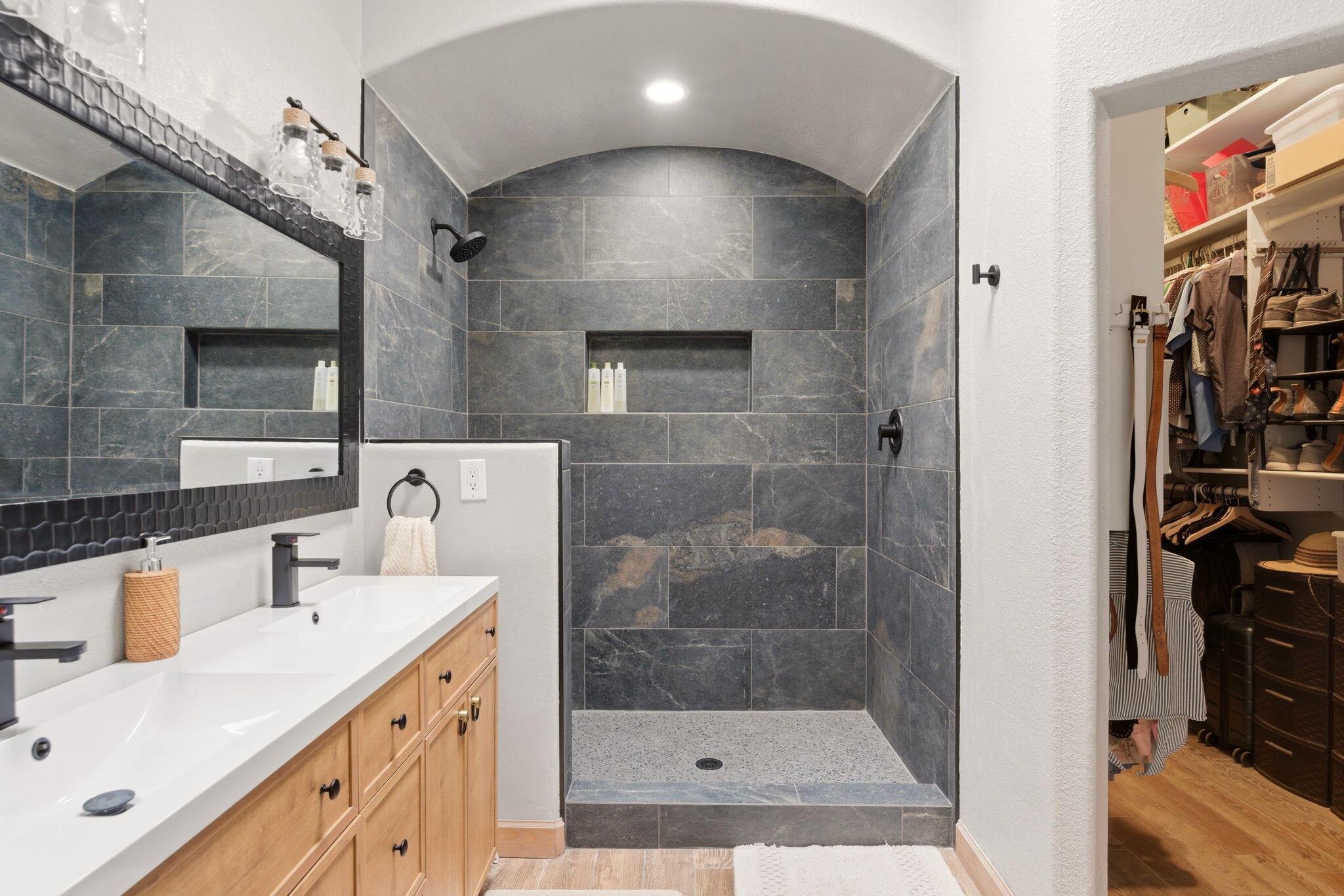 12107 Holly Avenue NE