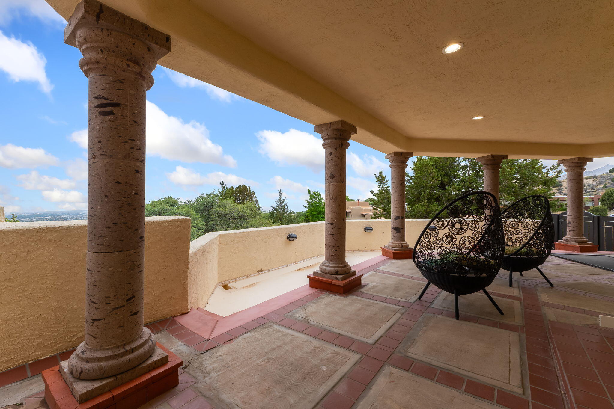 2 Sandia Heights Drive NE