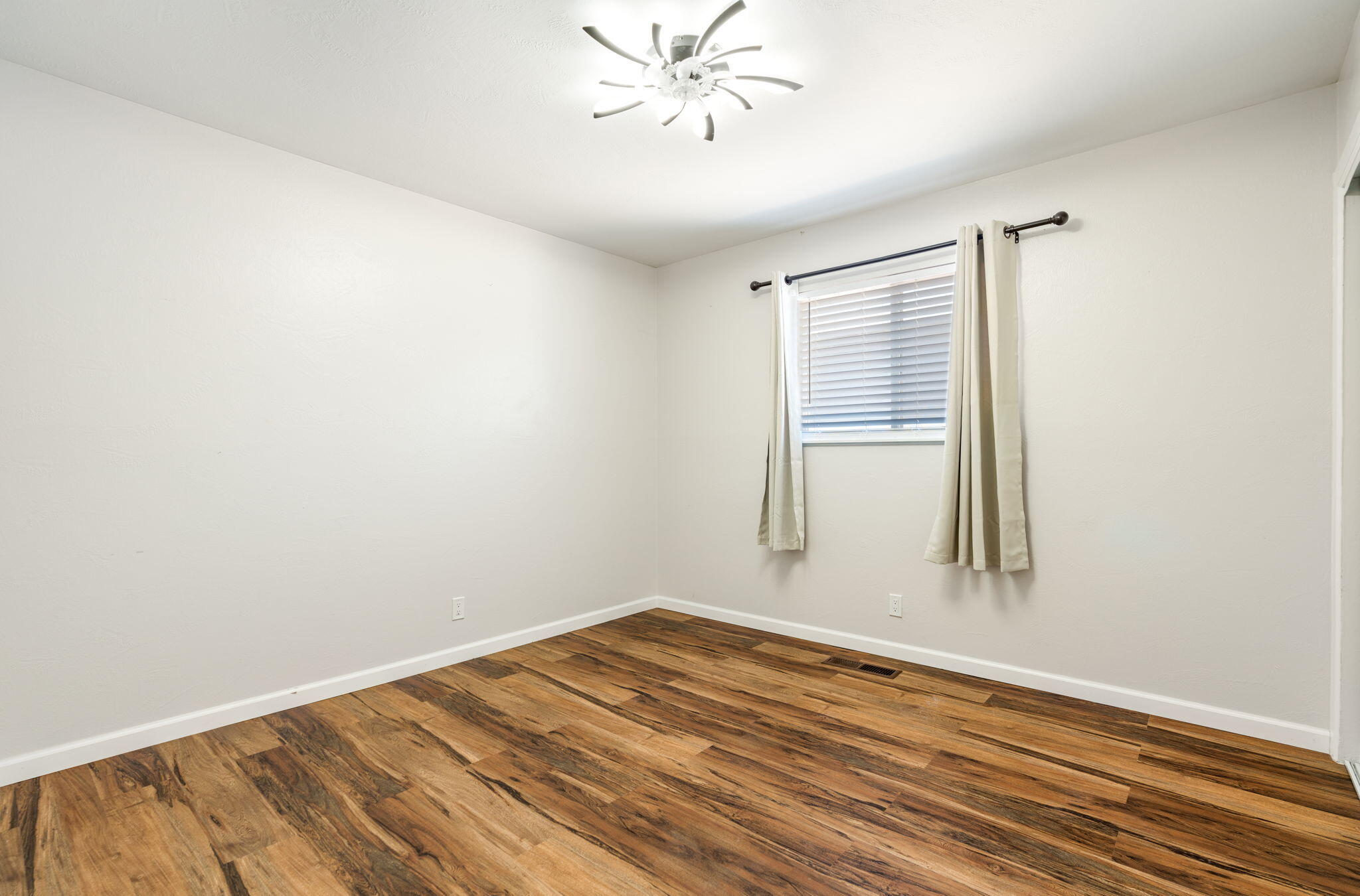1409 Dorothy Street NE