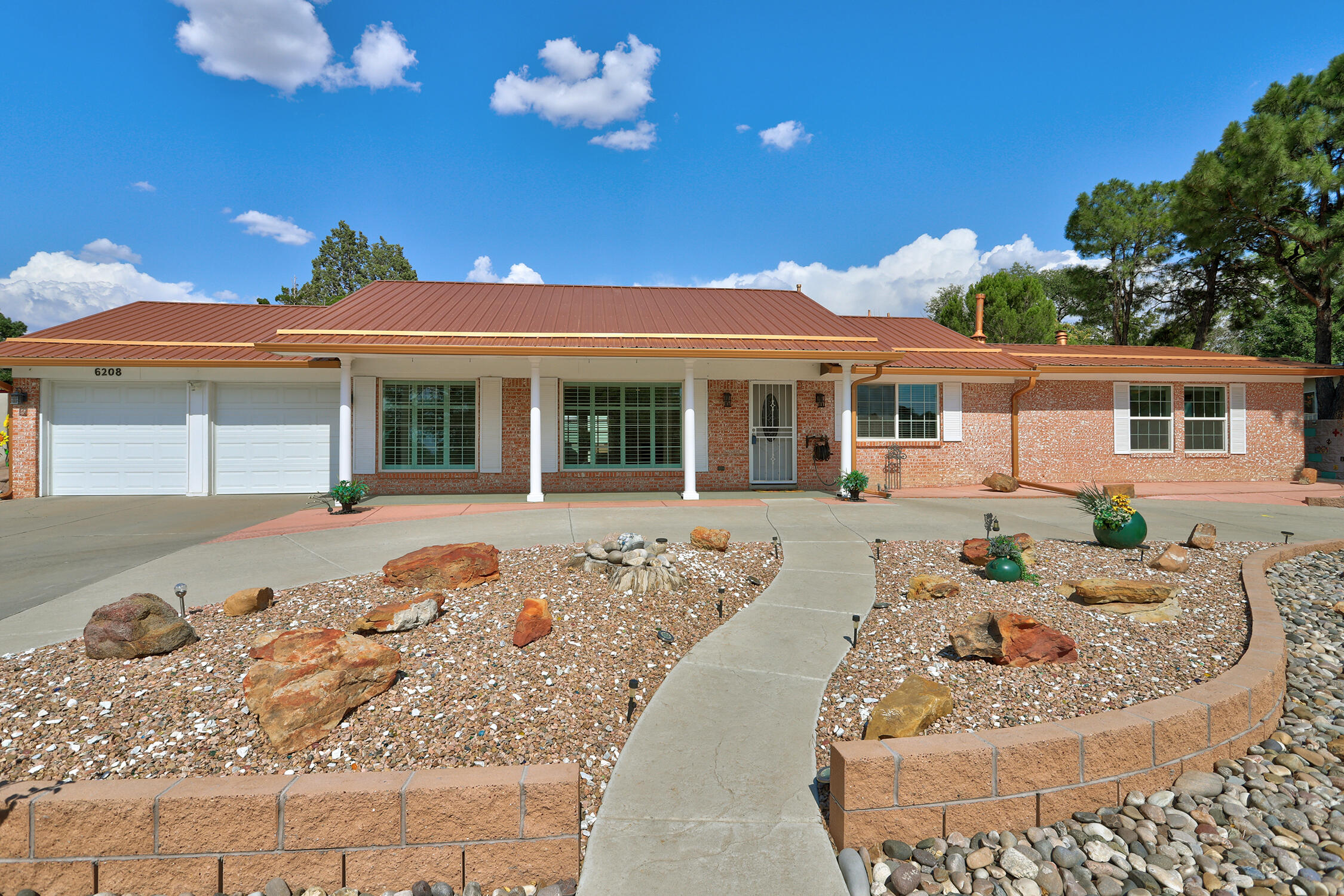 6208 Northland Avenue NE