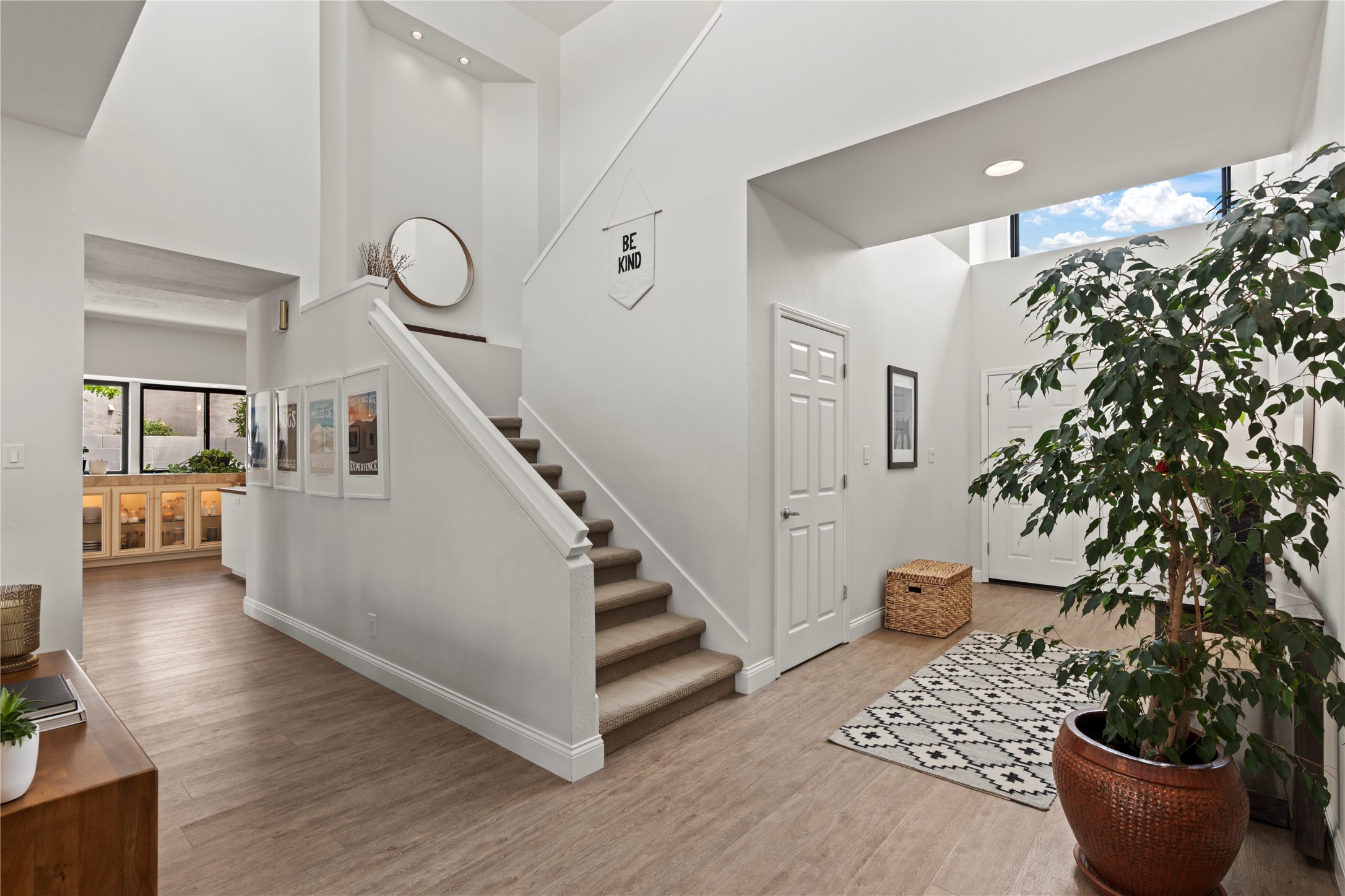 10616 Prestwick NE