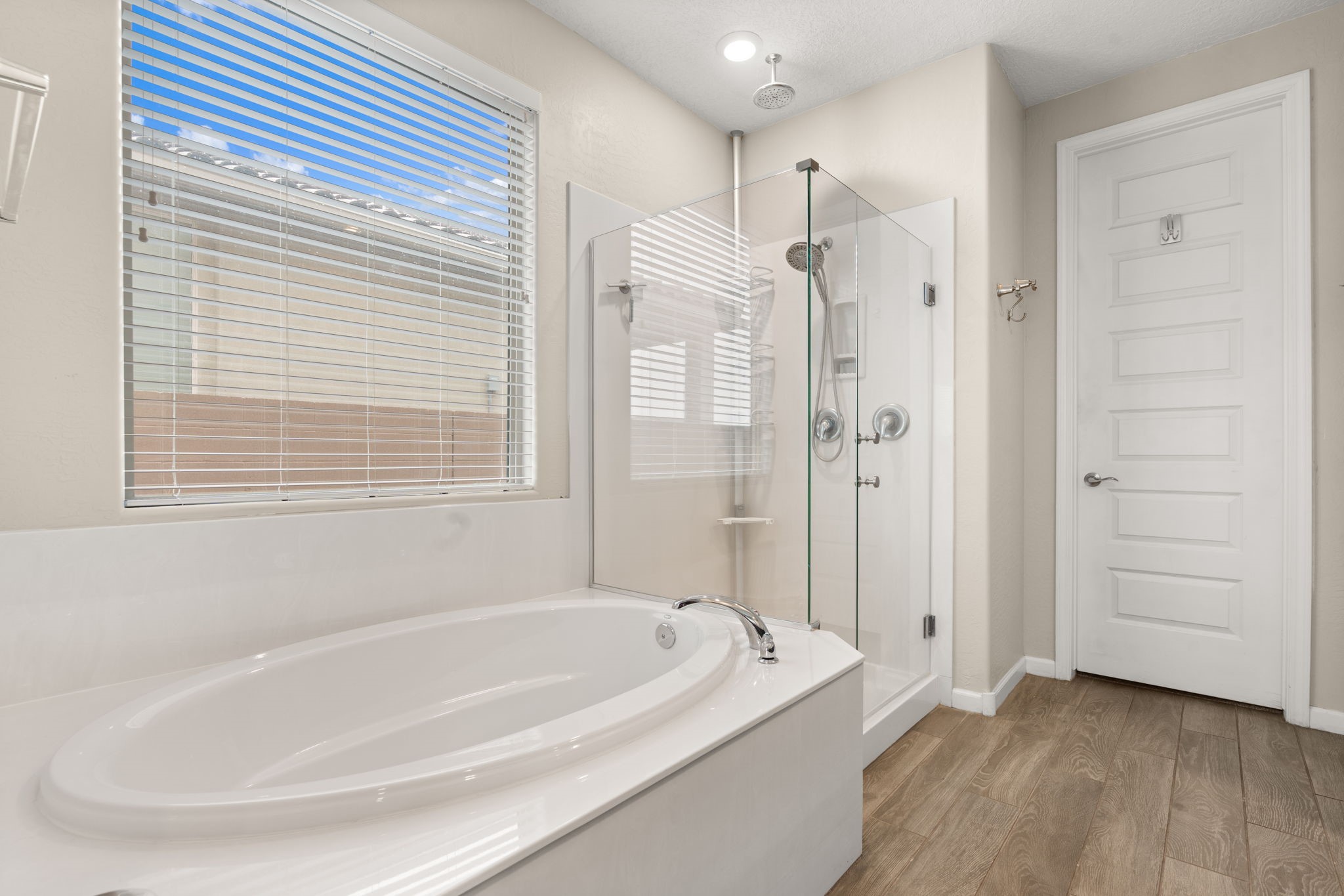 2802 Kings Canyon Loop NE