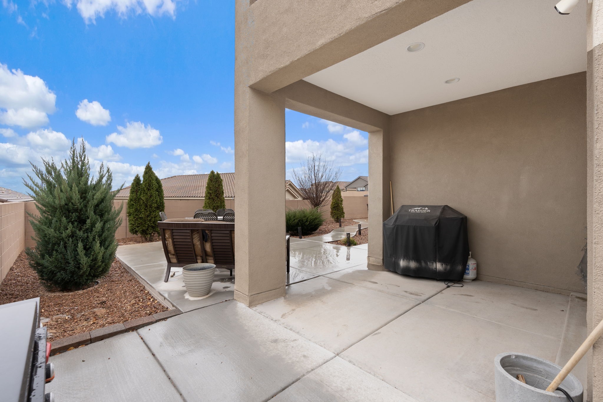 2802 Kings Canyon Loop NE