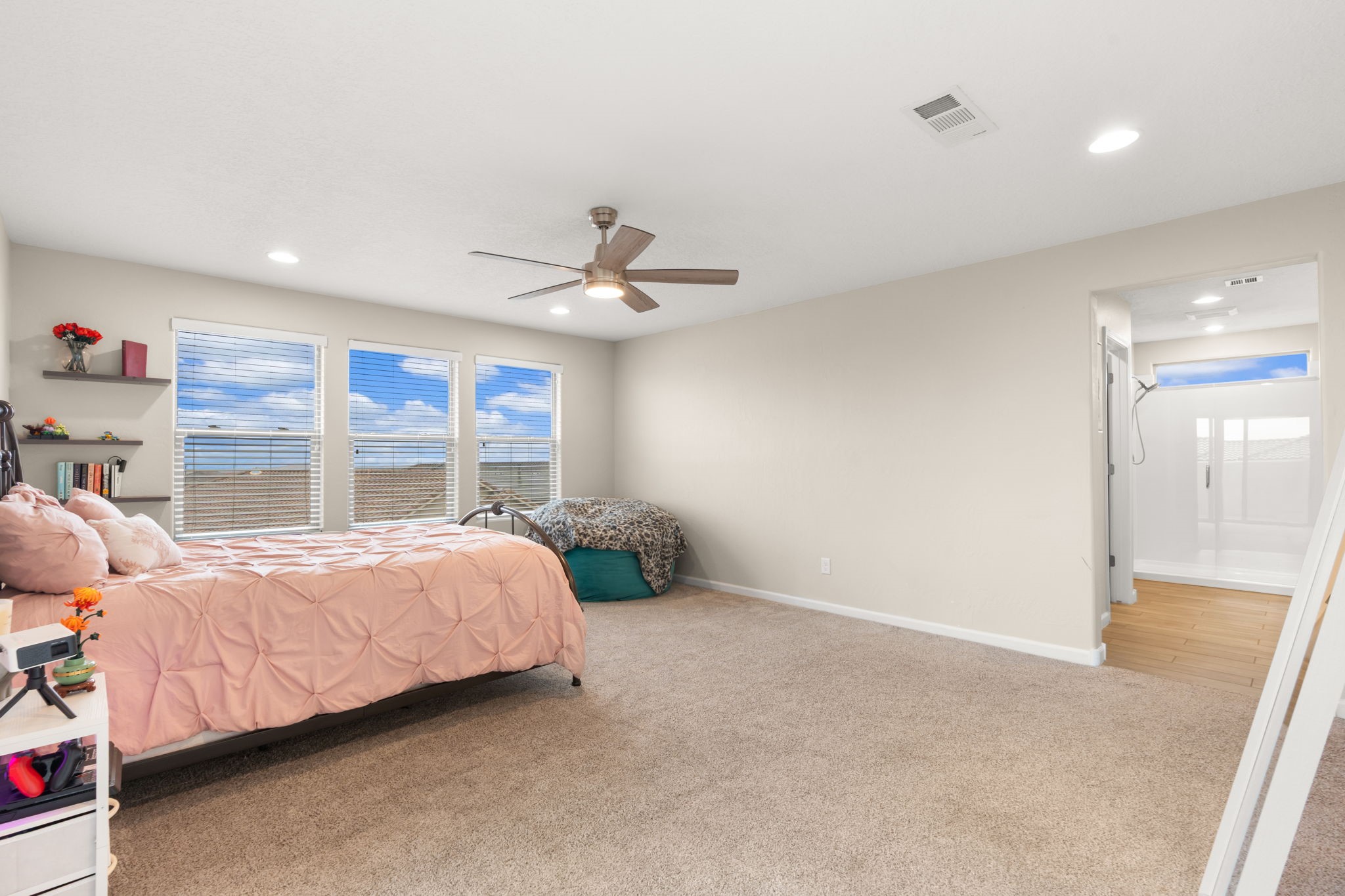 2802 Kings Canyon Loop NE