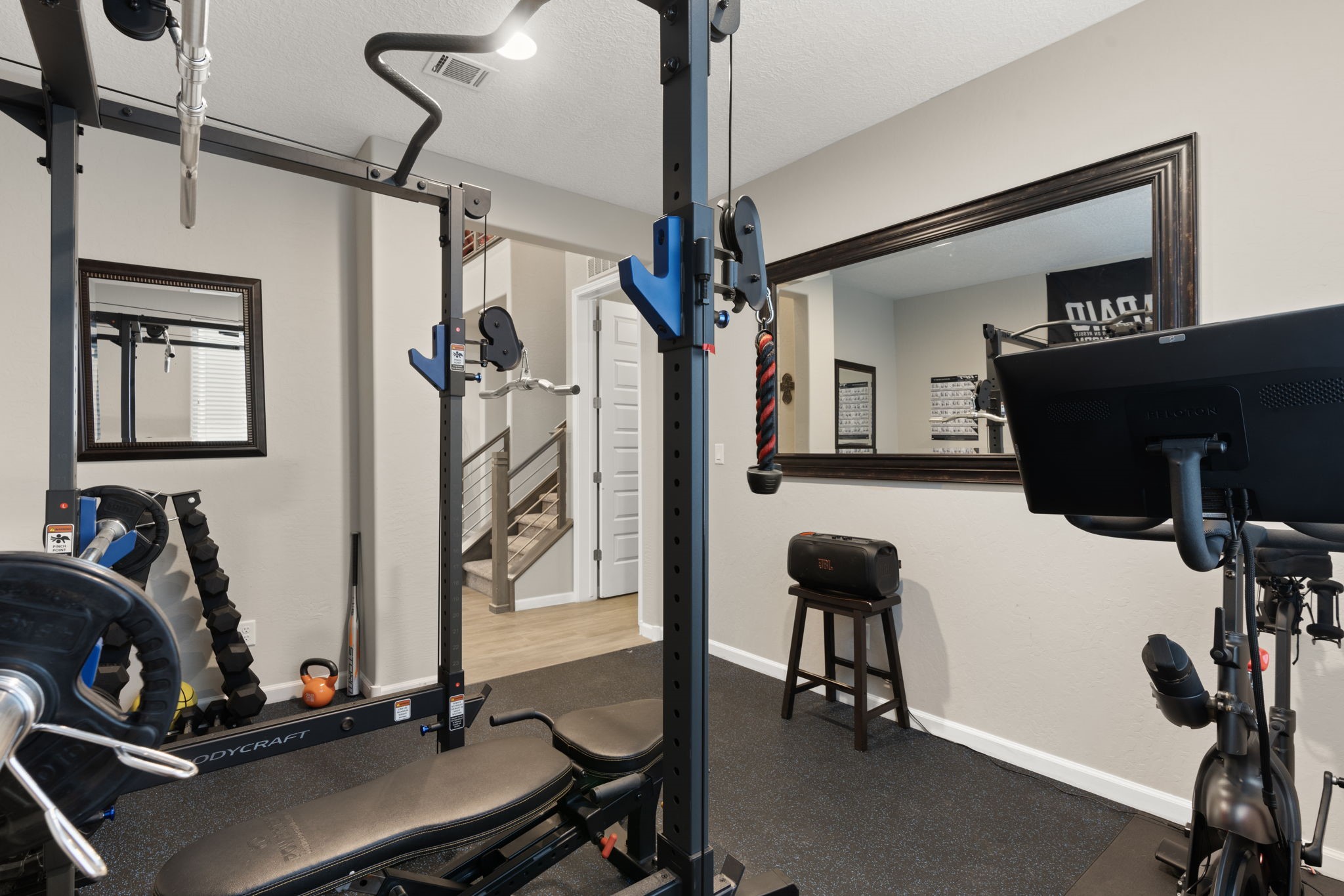 2802 Kings Canyon Loop NE