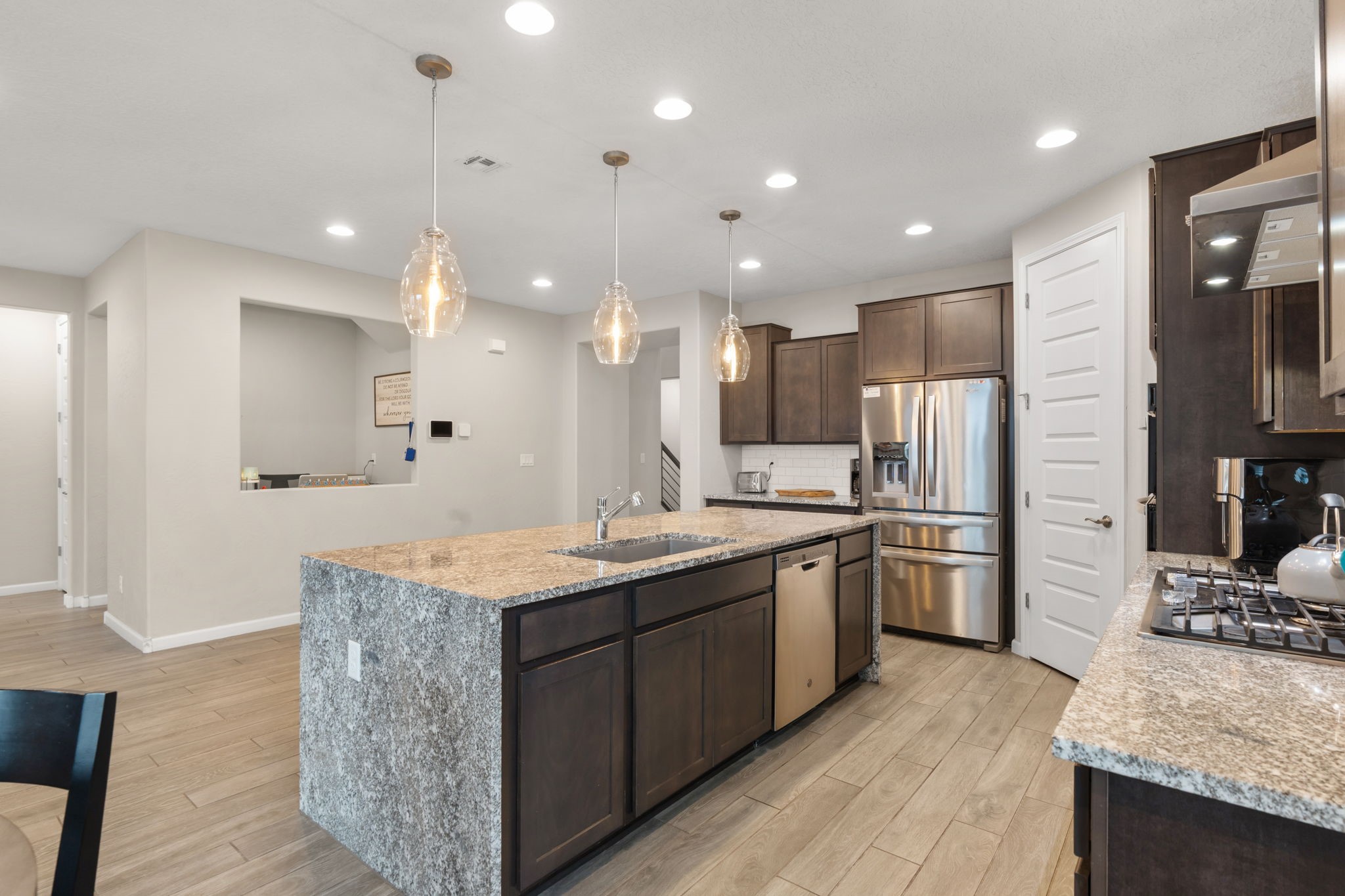 2802 Kings Canyon Loop NE