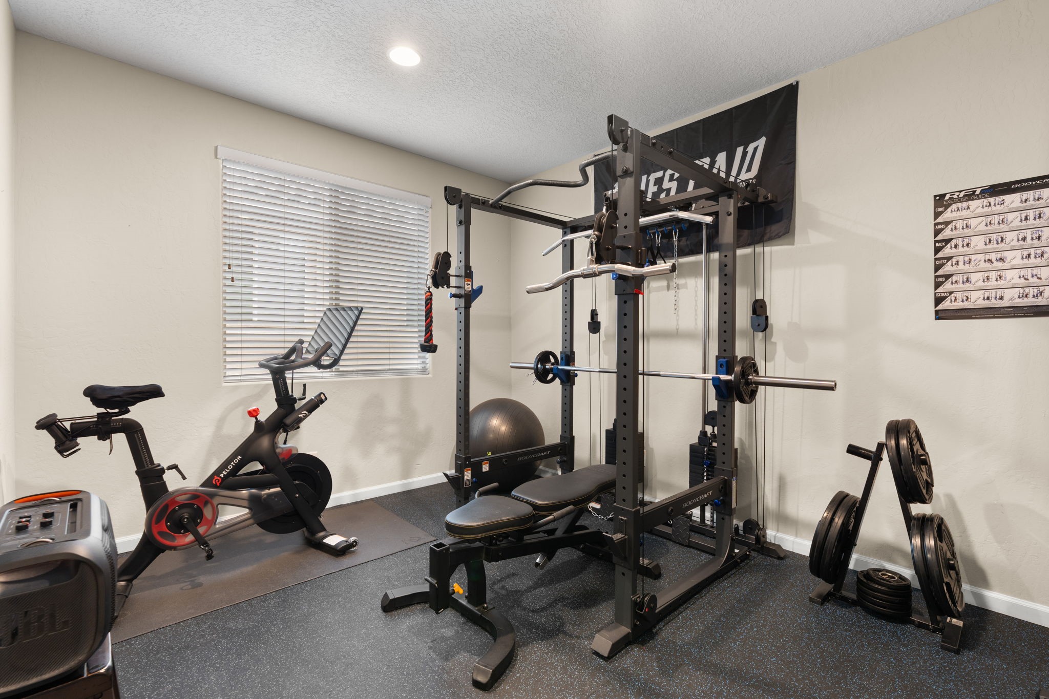 2802 Kings Canyon Loop NE