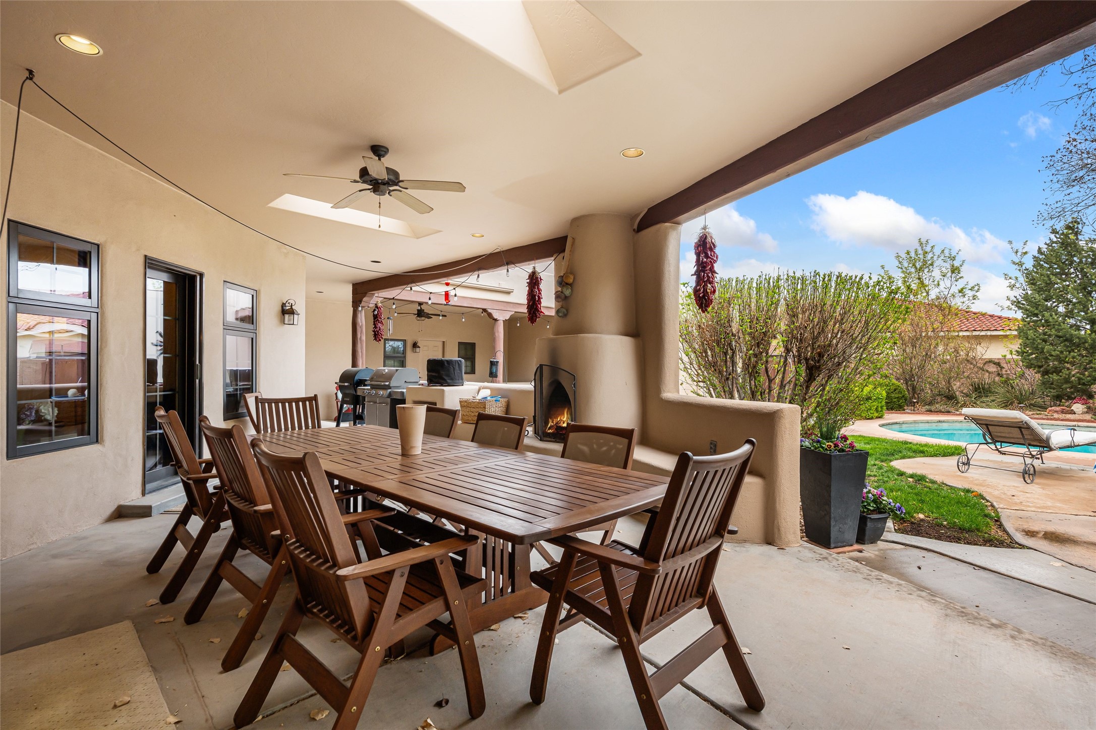 924 Camino Vista Rio