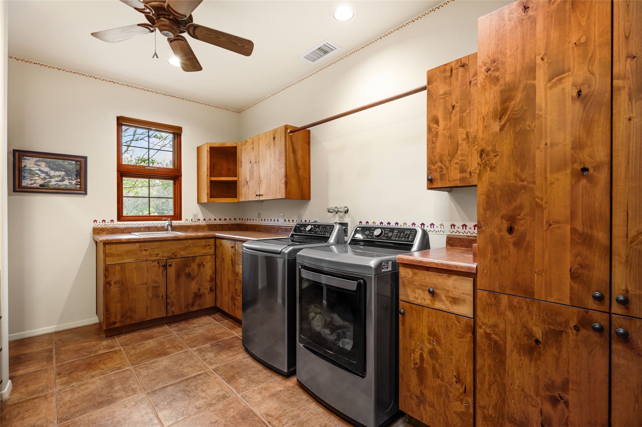 924 Camino Vista Rio