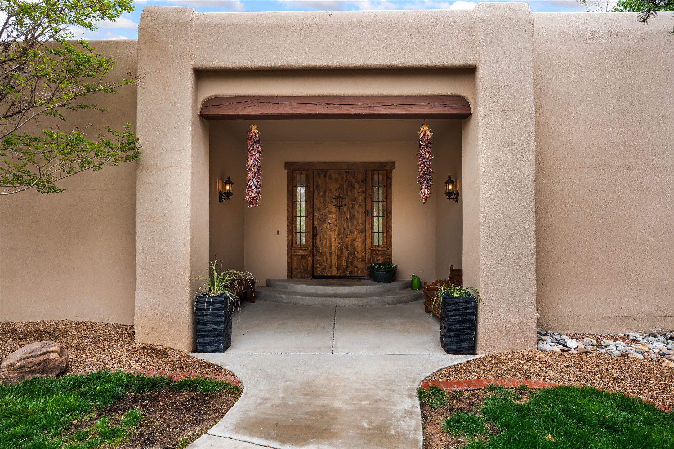 924 Camino Vista Rio