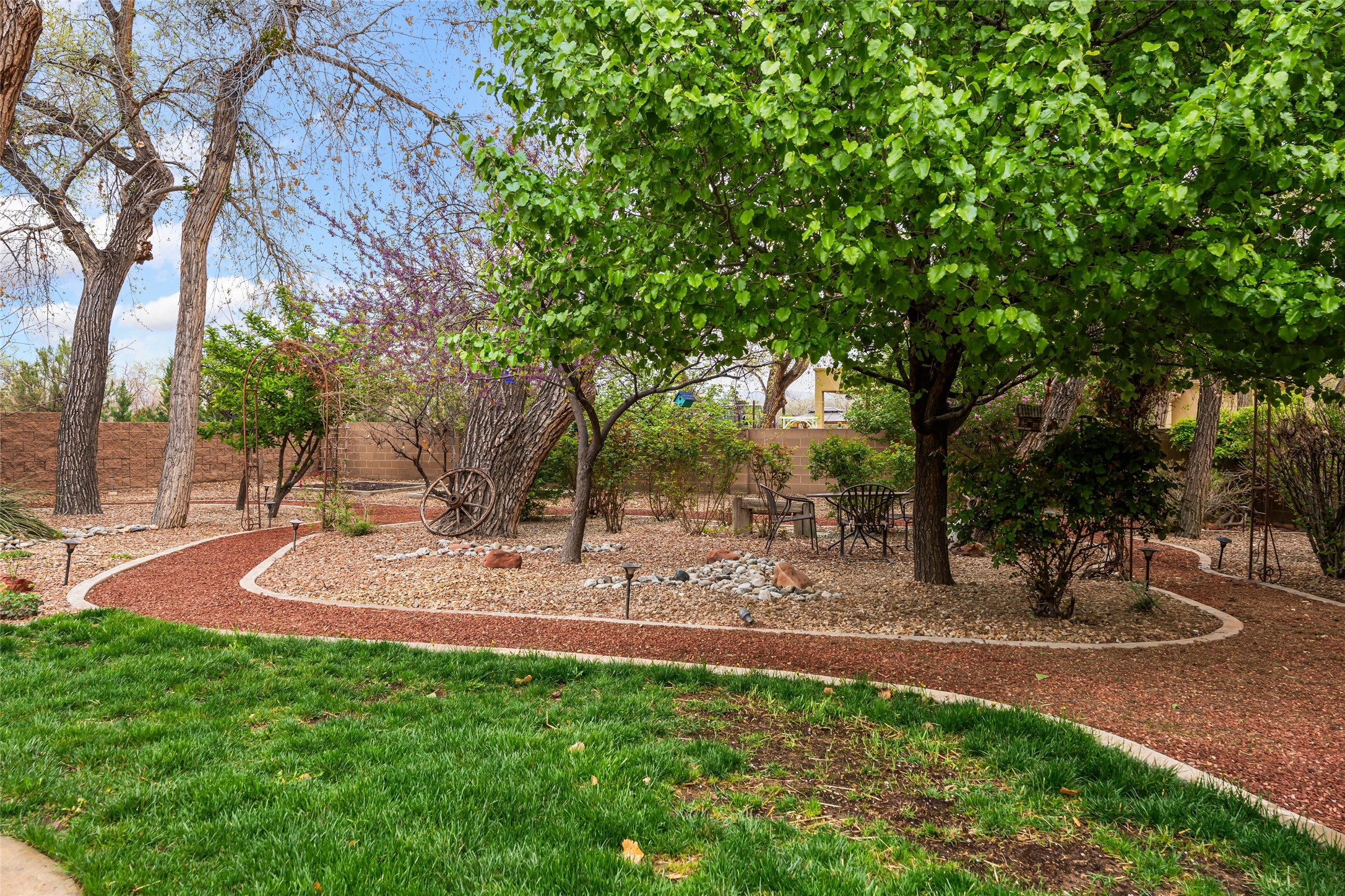 924 Camino Vista Rio