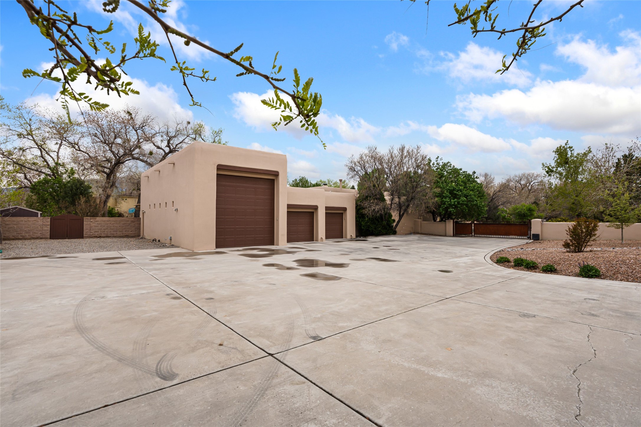 924 Camino Vista Rio