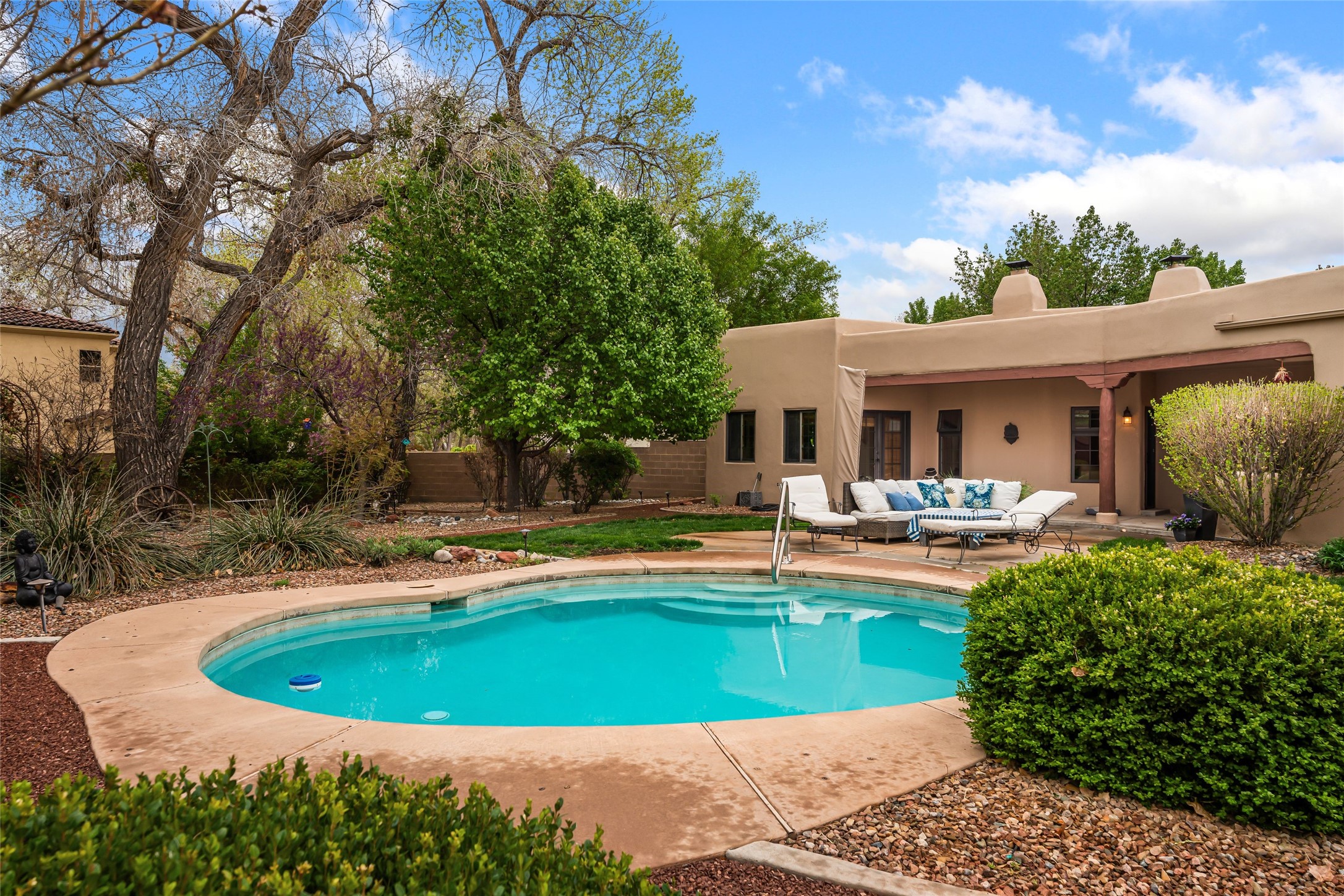 924 Camino Vista Rio