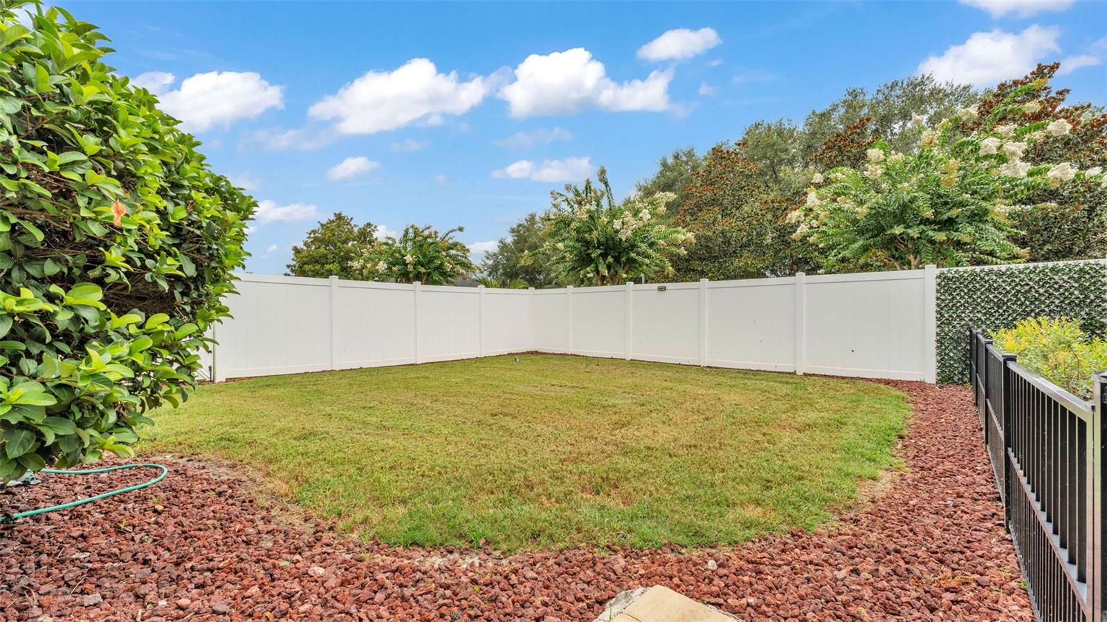 5653 HILLSIDE LANDINGS RD