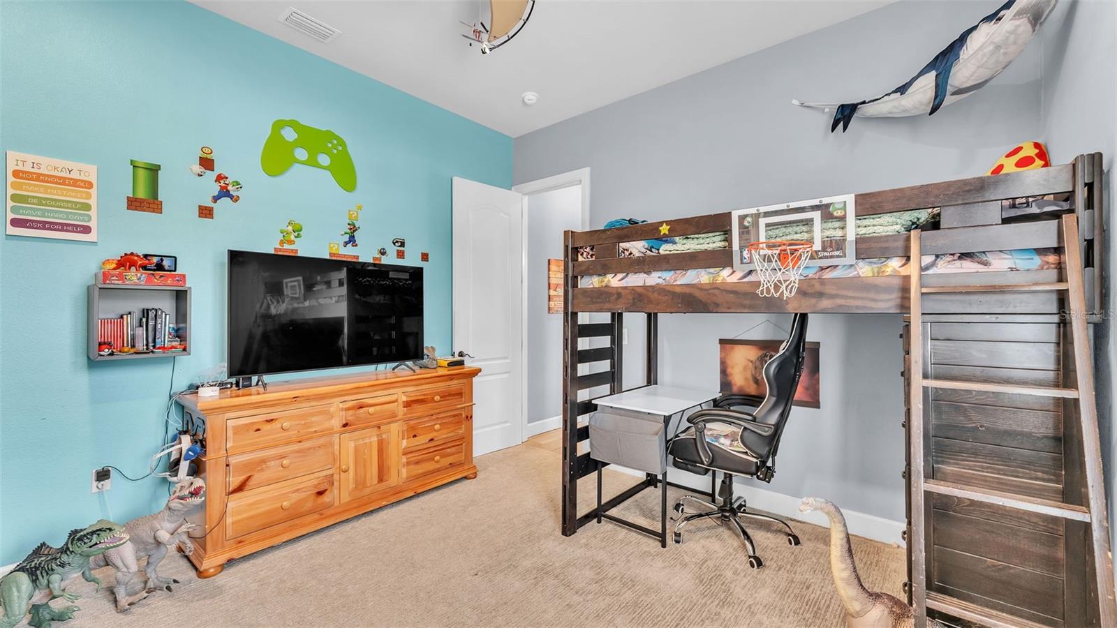 5653 HILLSIDE LANDINGS RD