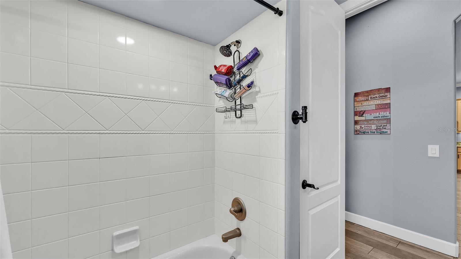 5653 HILLSIDE LANDINGS RD