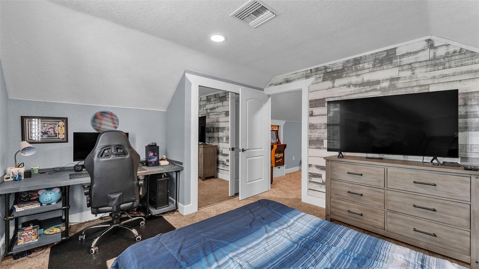 5653 HILLSIDE LANDINGS RD