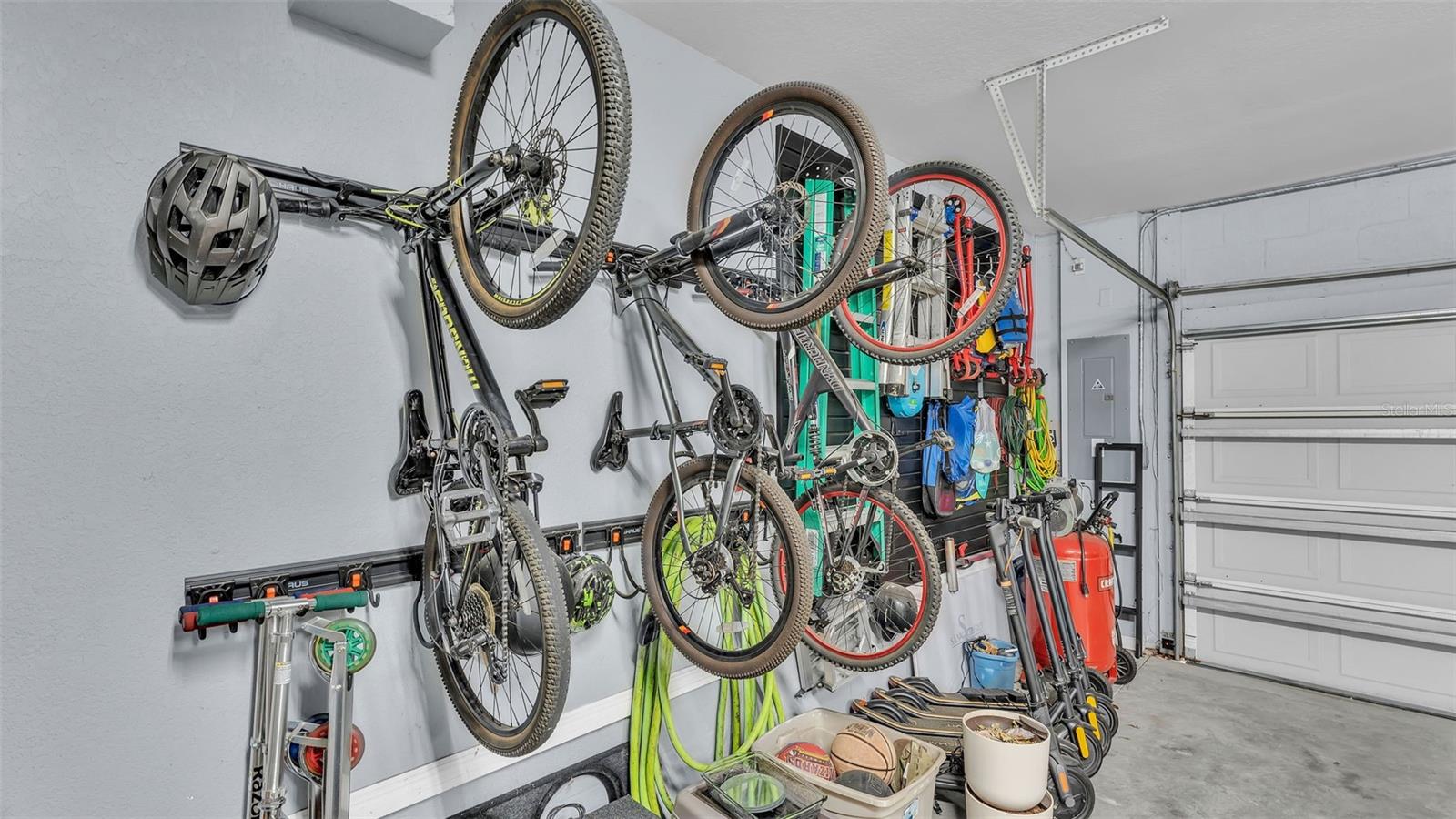 5653 HILLSIDE LANDINGS RD