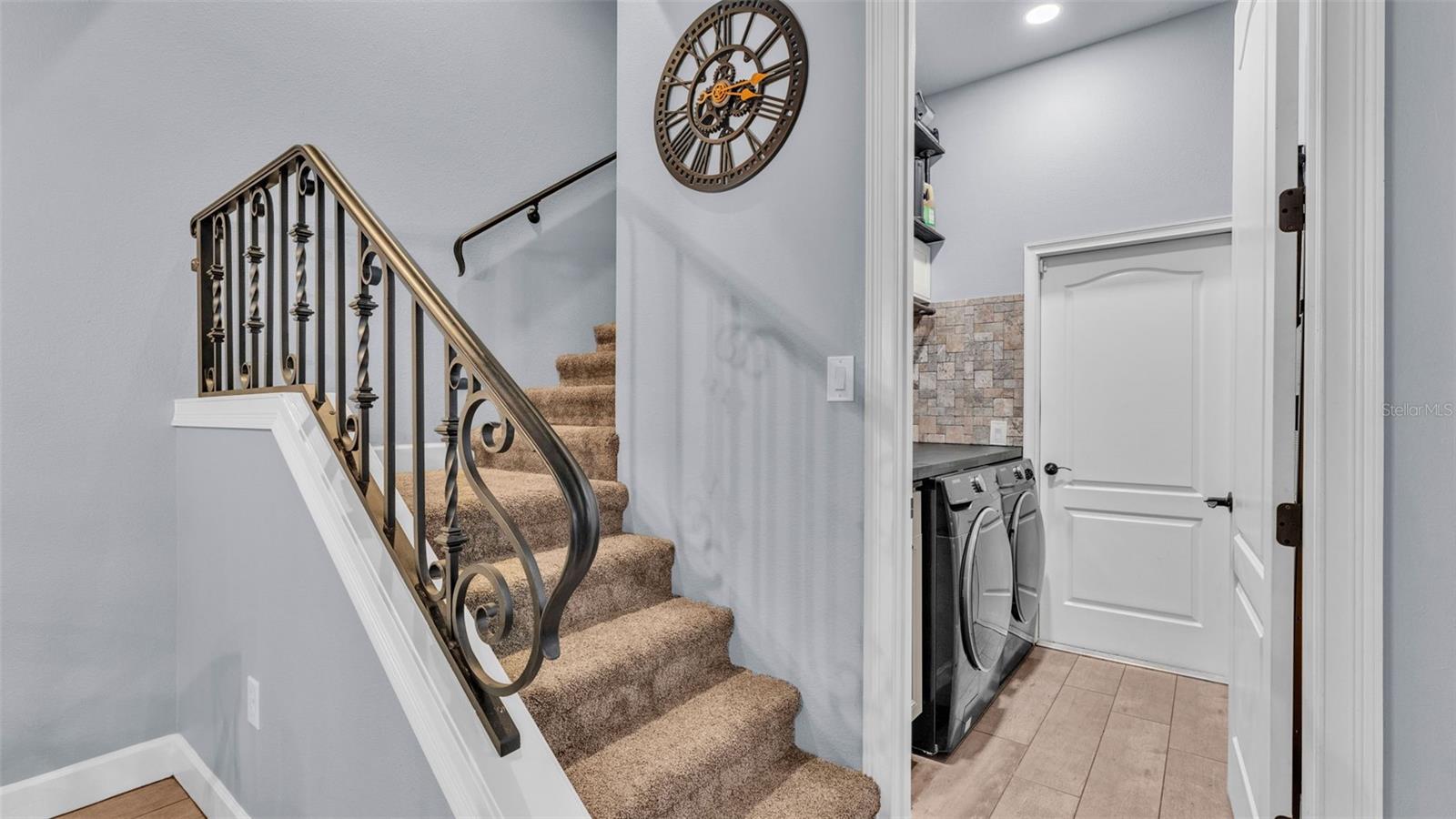 5653 HILLSIDE LANDINGS RD