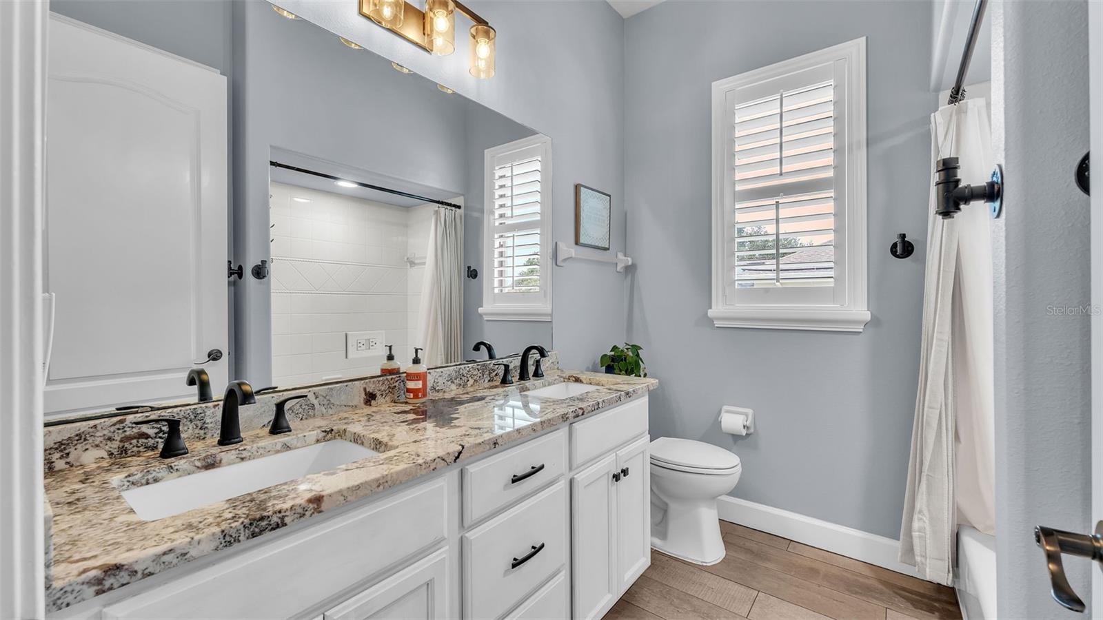 5653 HILLSIDE LANDINGS RD