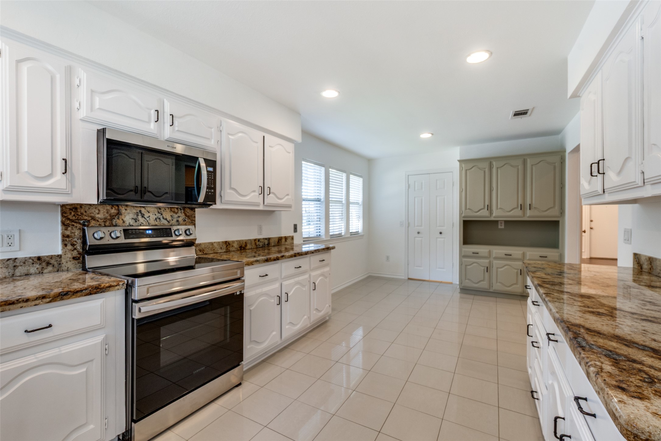 7301 Hundley Boulevard