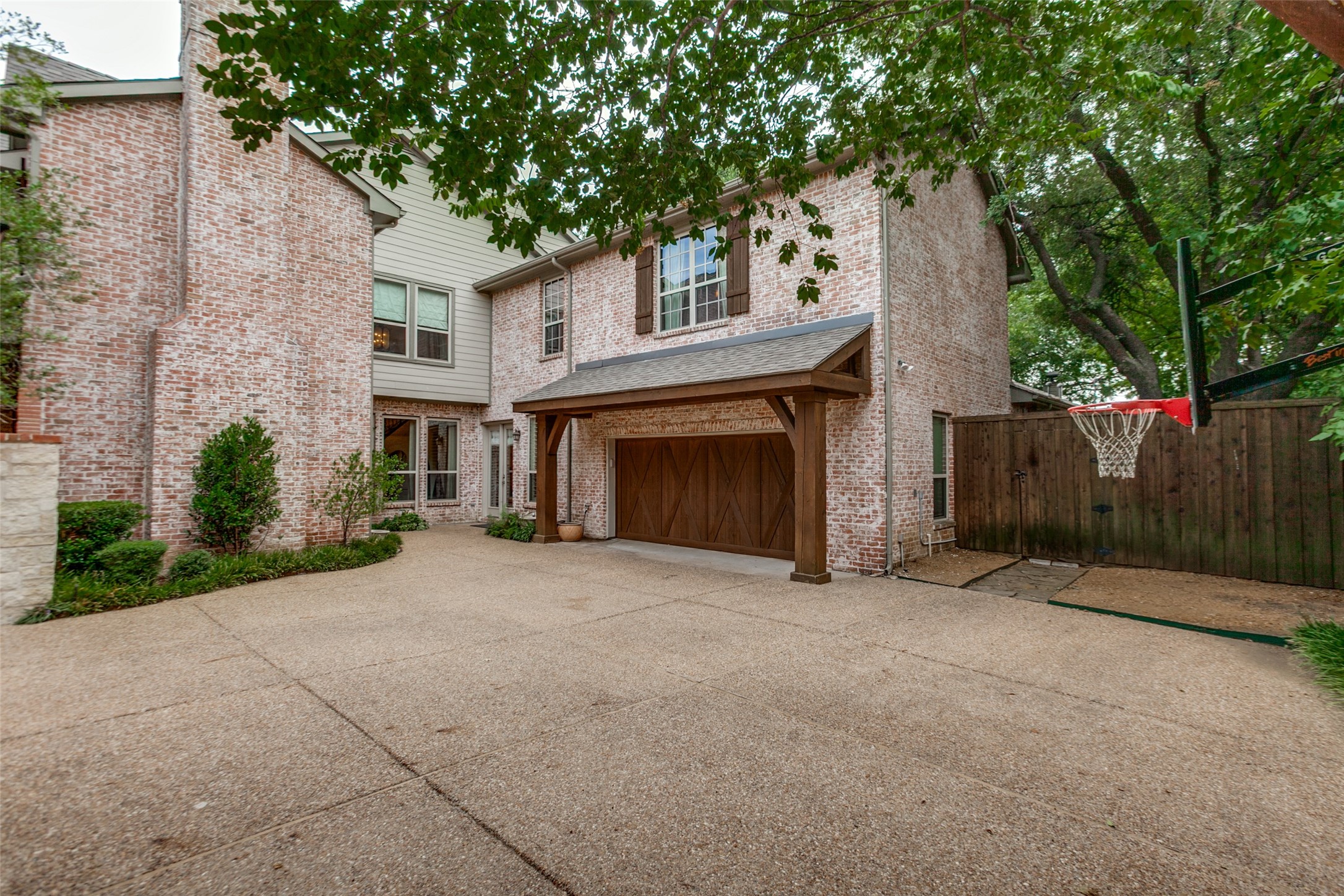 6038 Azalea Lane