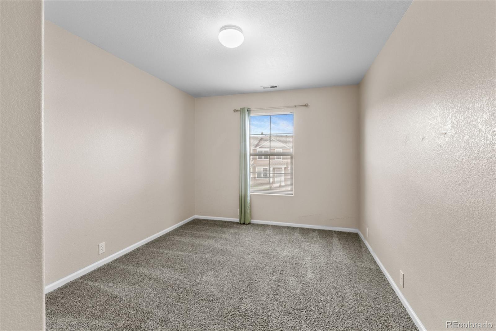 2739 Scotchbroom Point