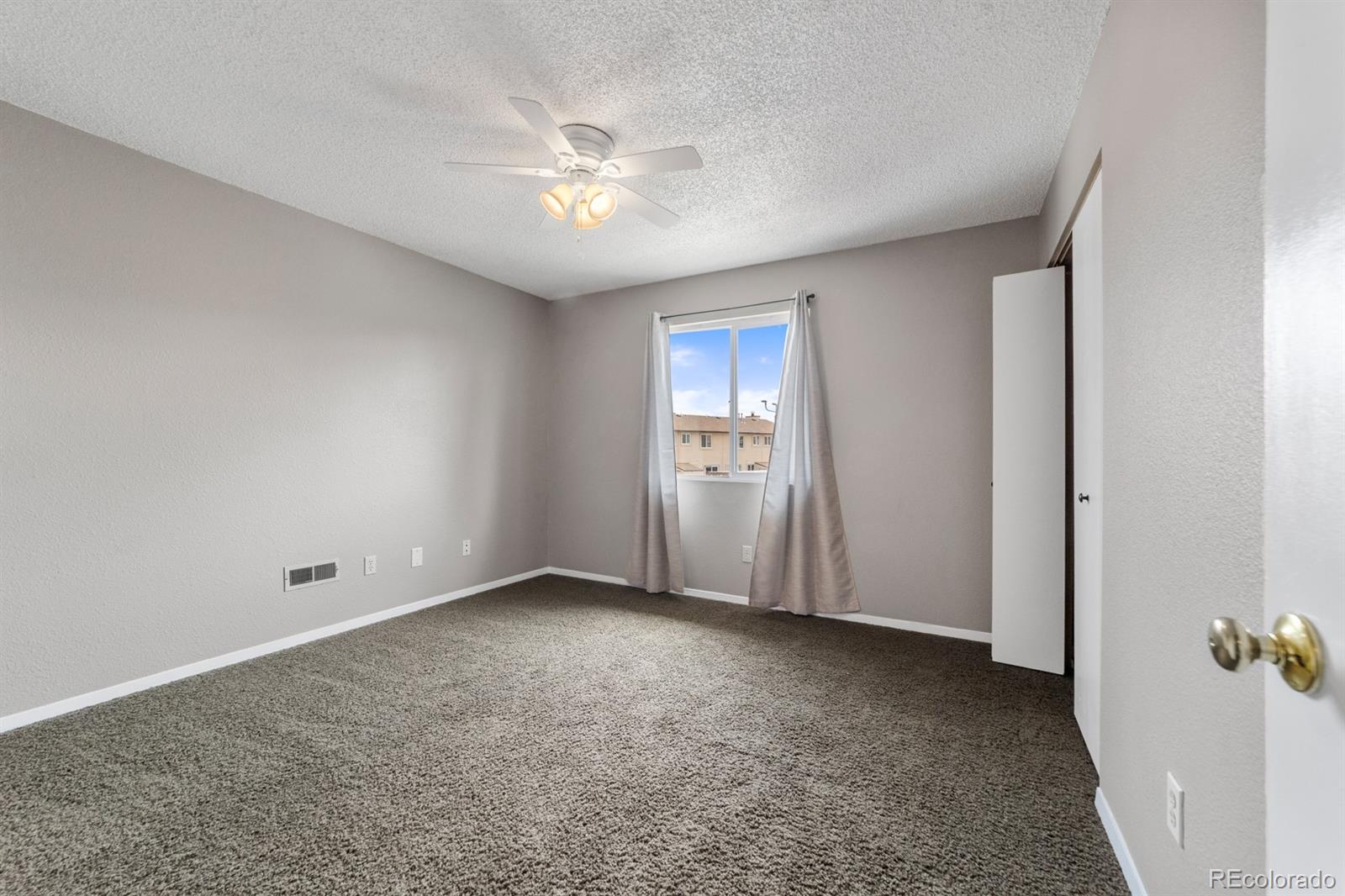 3084 Starlight Circle
