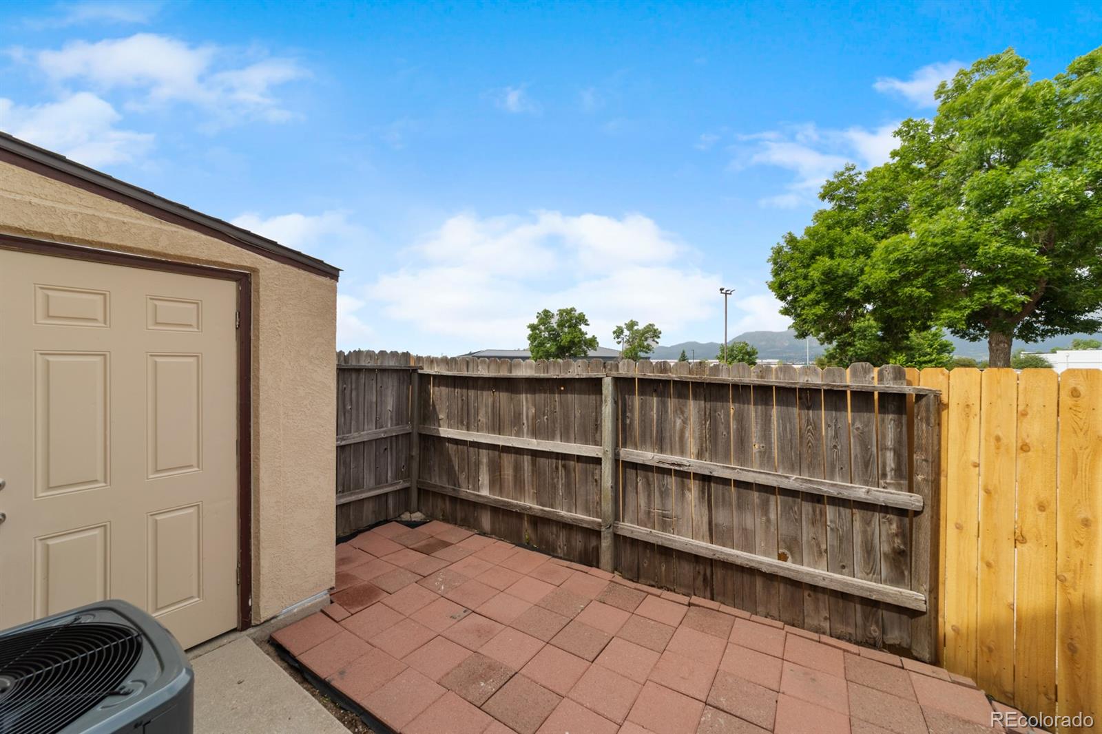 3084 Starlight Circle