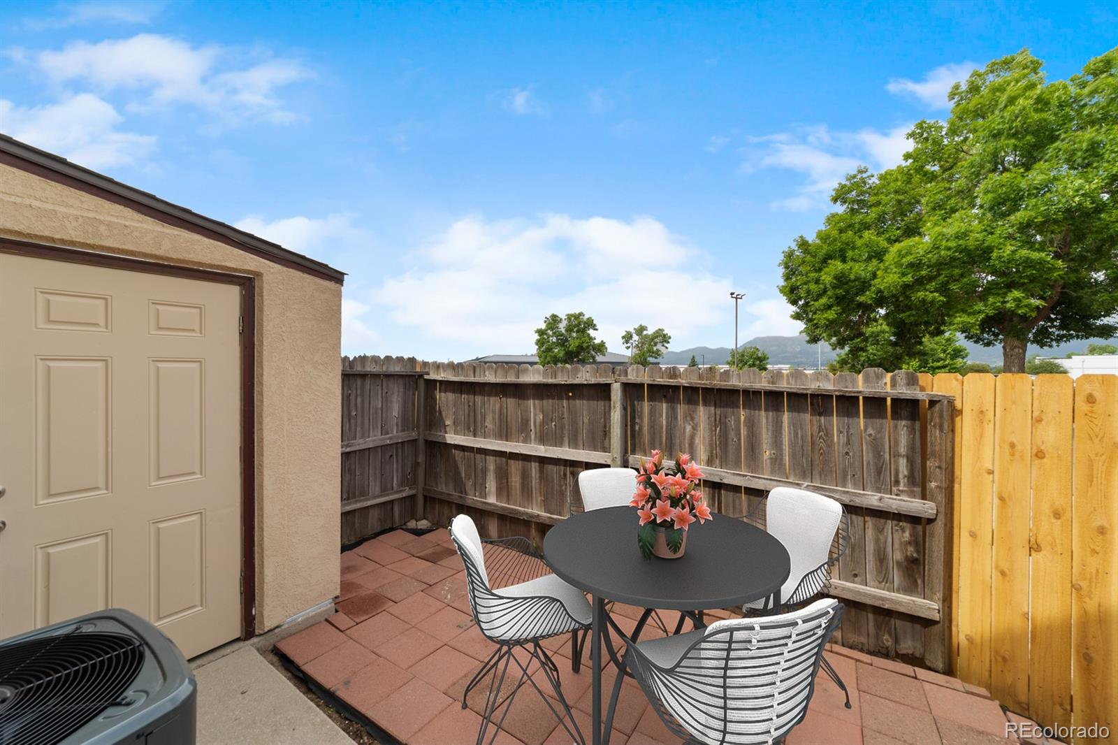 3084 Starlight Circle