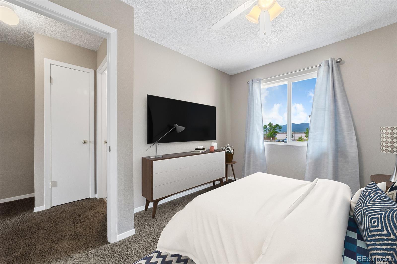 3084 Starlight Circle