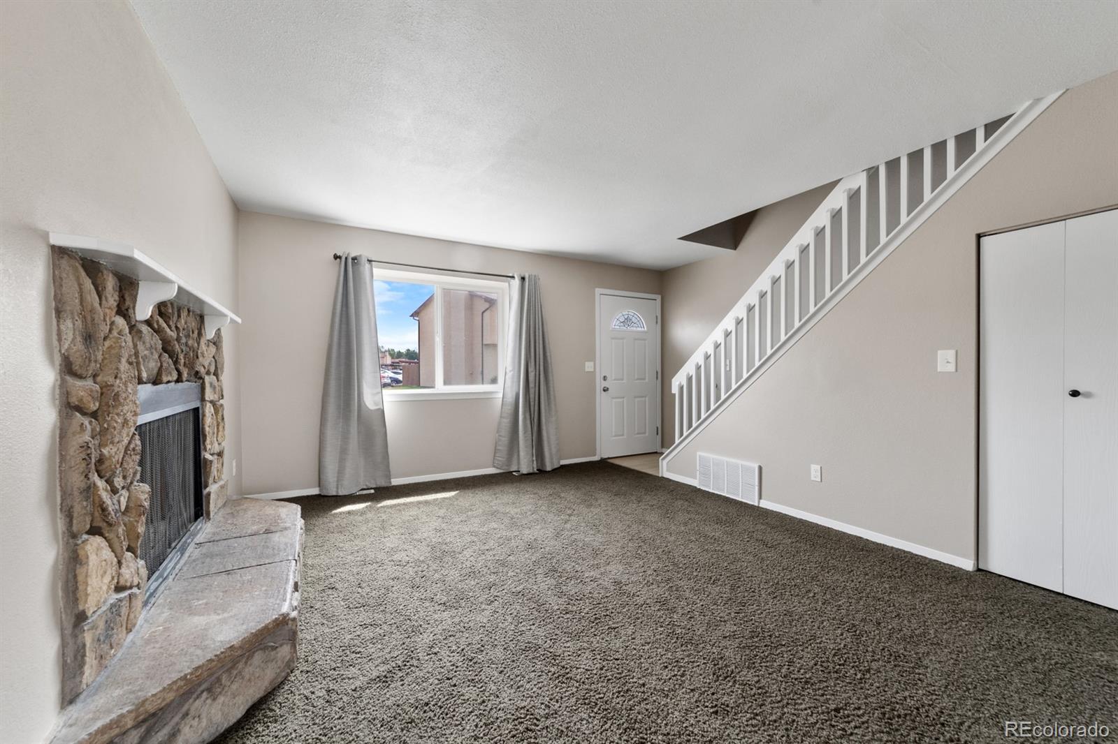 3084 Starlight Circle