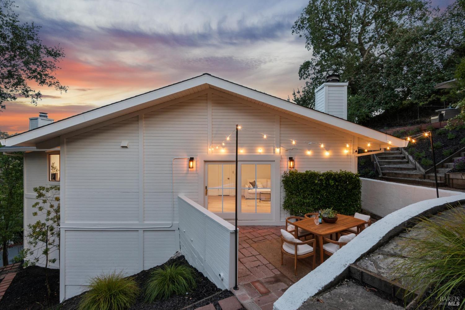 17 Longwood Drive