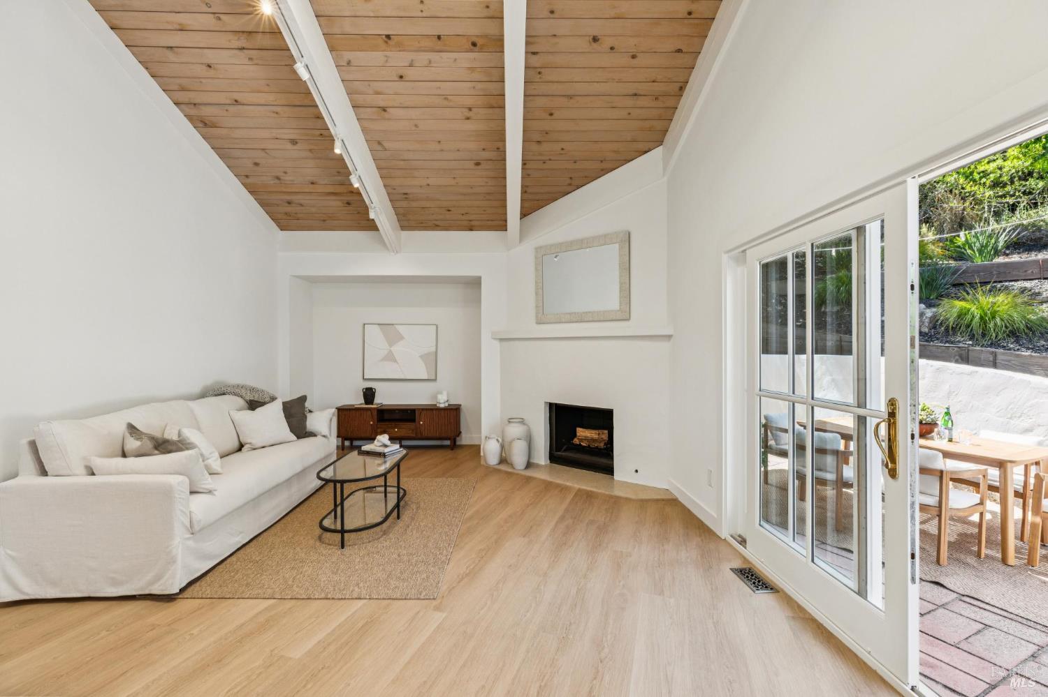 17 Longwood Drive