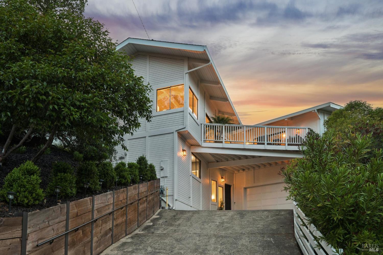 17 Longwood Drive