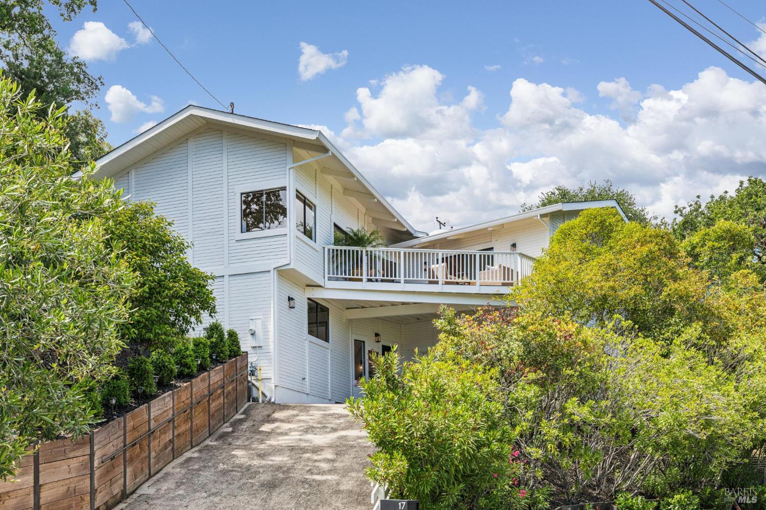 17 Longwood Drive