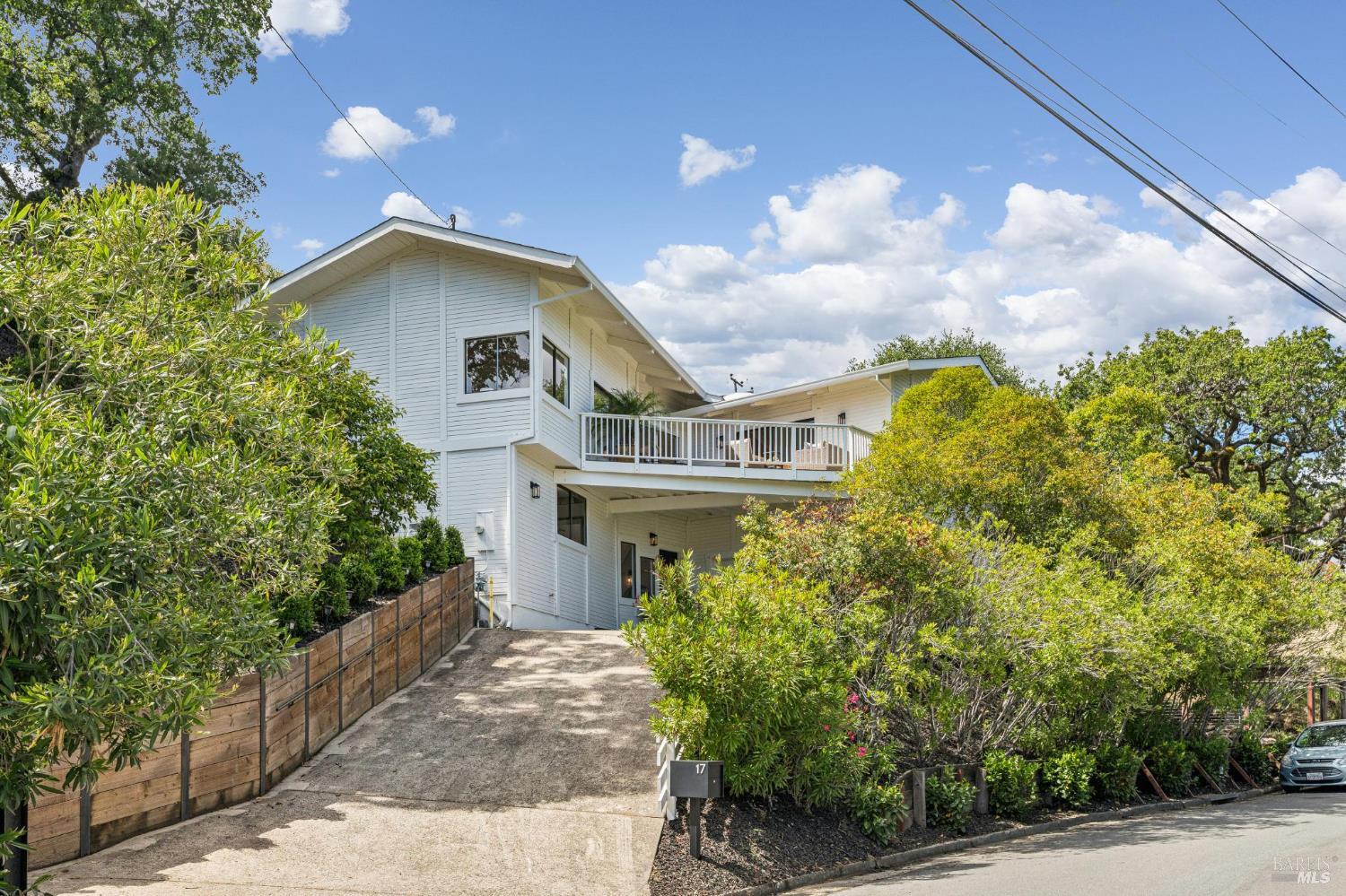 17 Longwood Drive