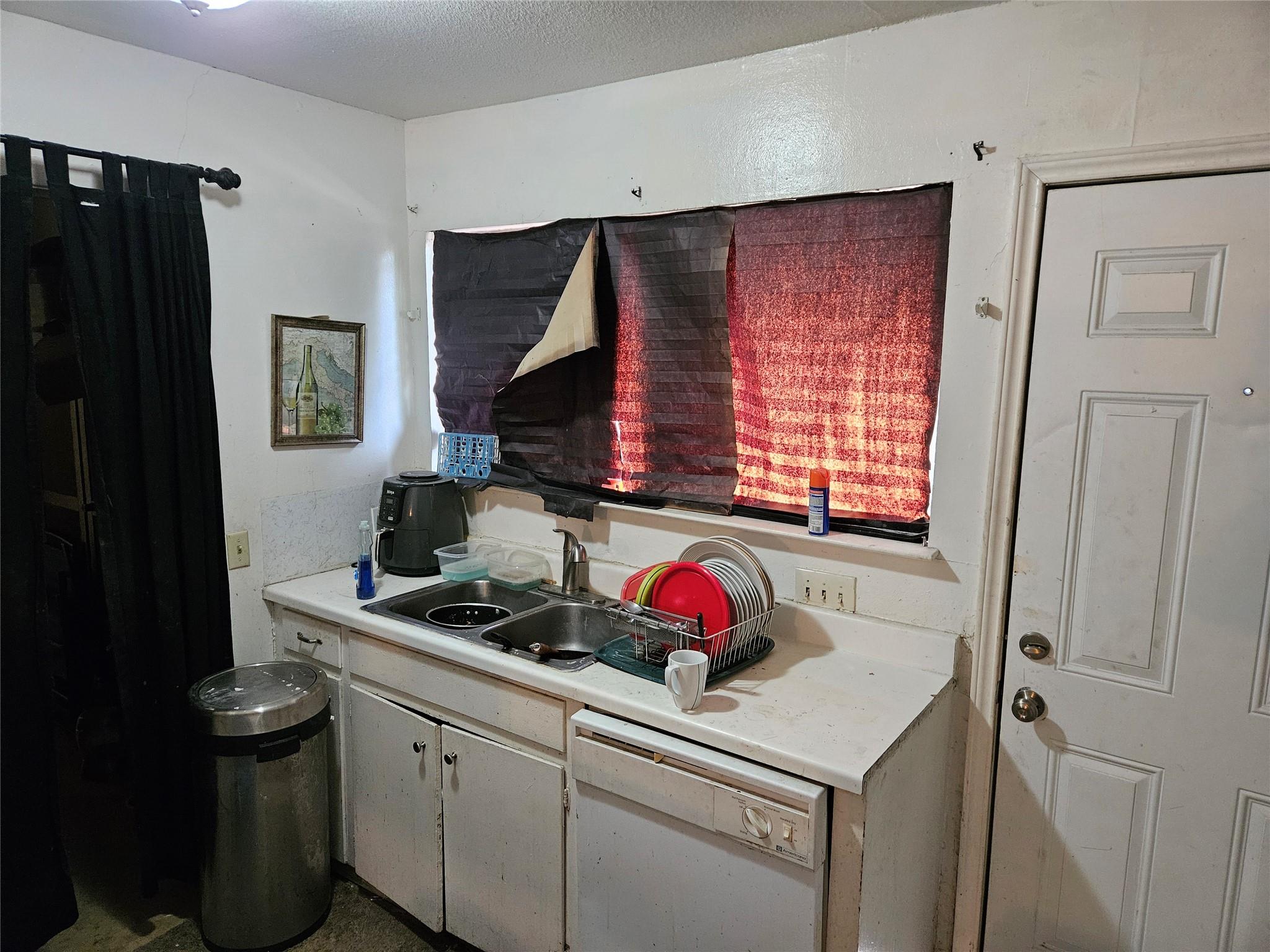 1909 Hearthside DR