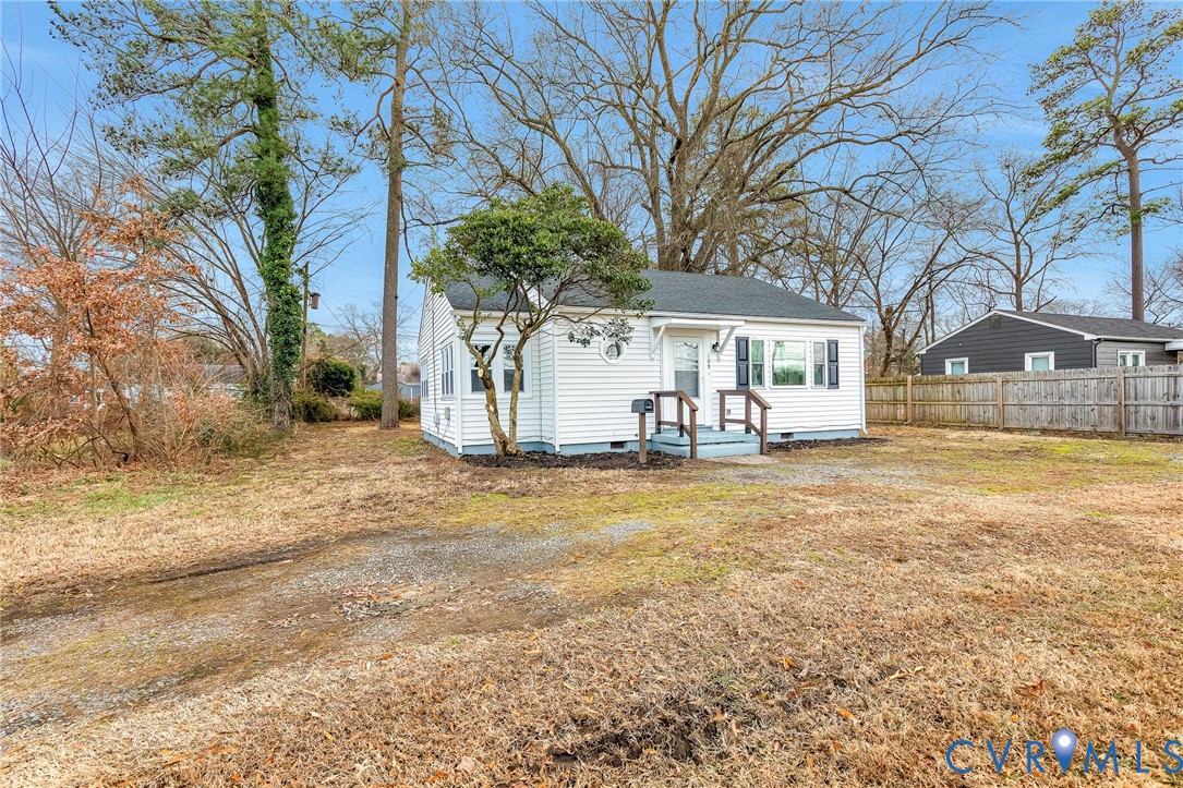 109 E Laburnum Ave