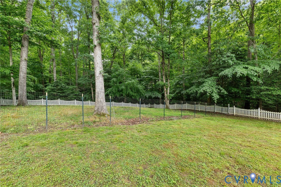 9803 Gates Bluff Dr