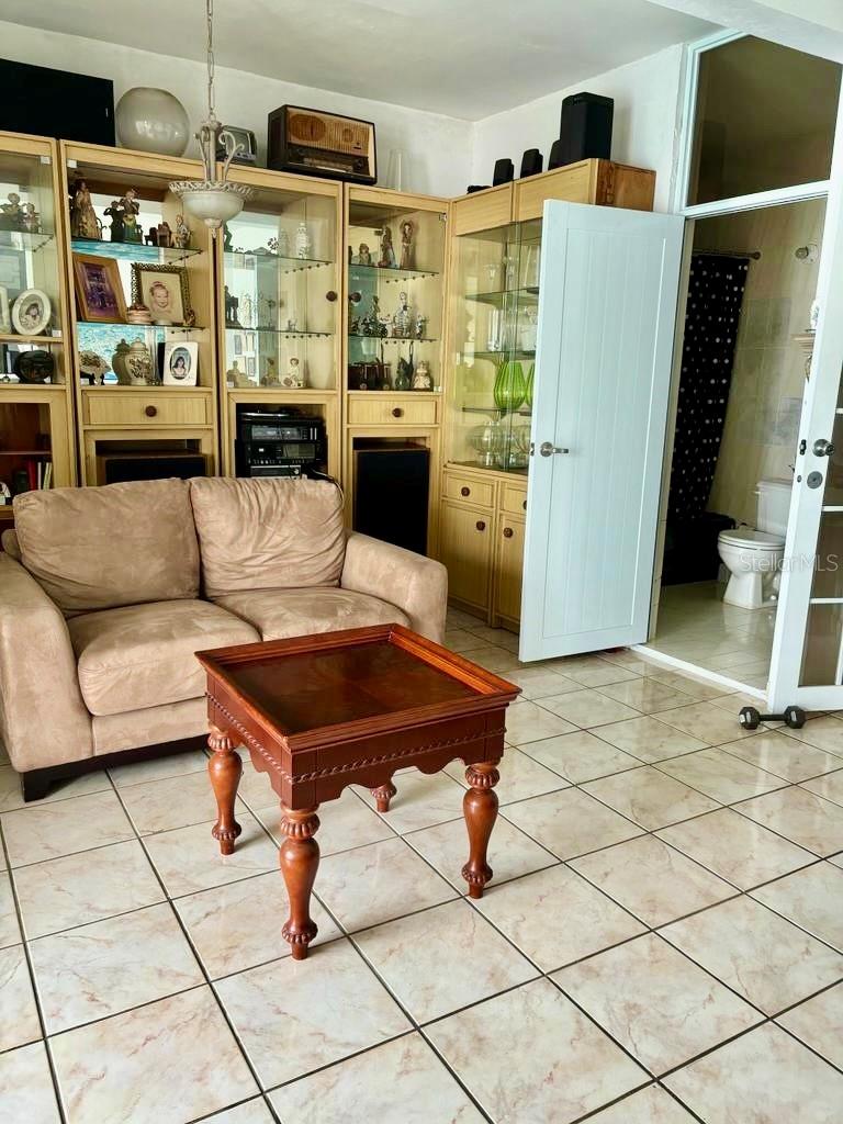 1609 CALLE NAVARRA Unit: 1609