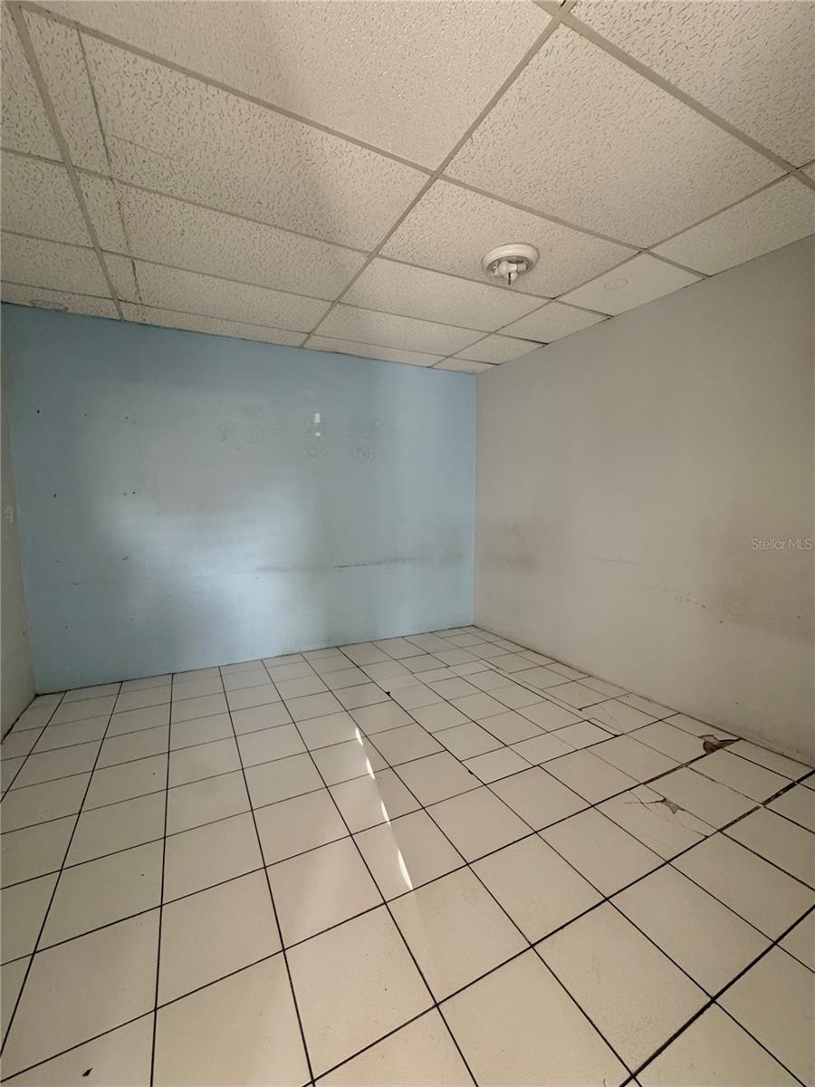 38 CALLE HUCAR URB. VILLA FLORES