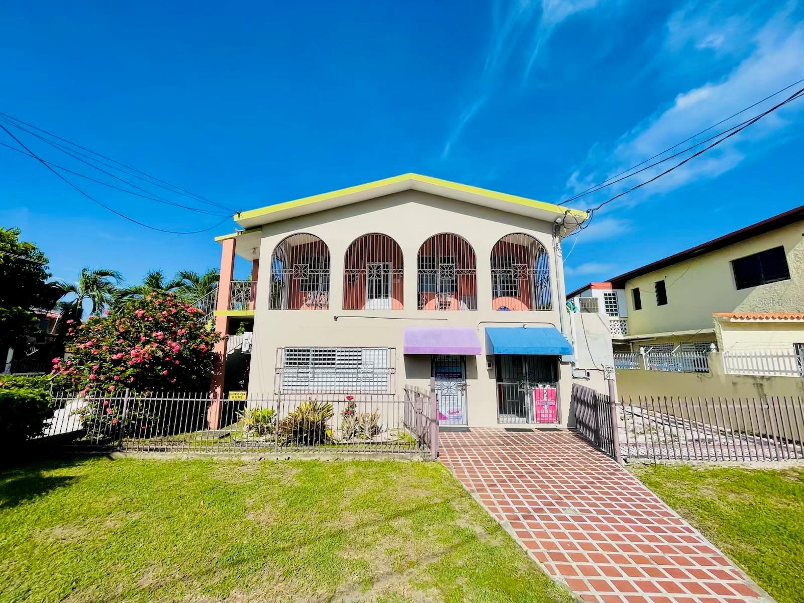 38 CALLE HUCAR URB. VILLA FLORES