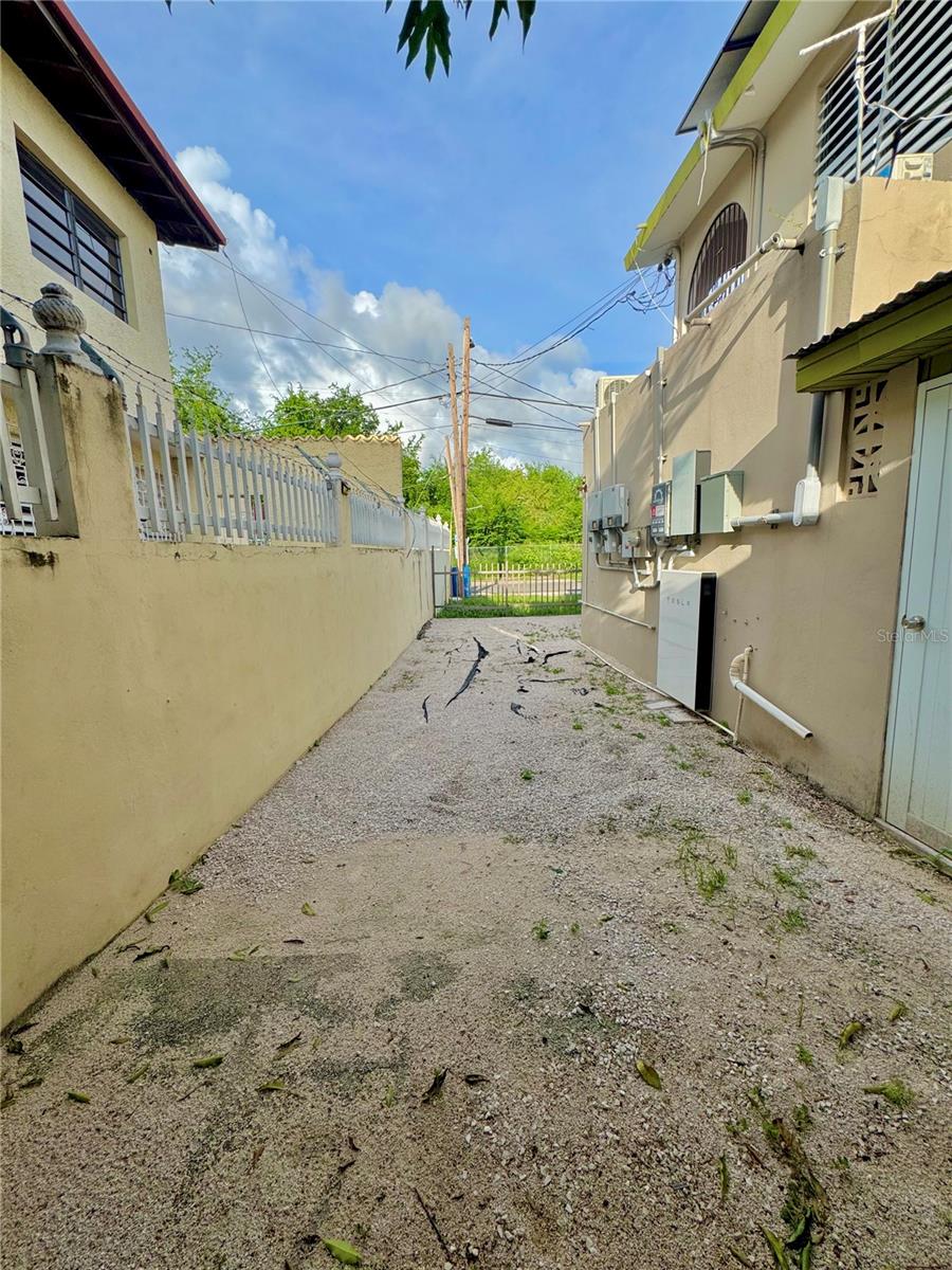 38 CALLE HUCAR URB. VILLA FLORES