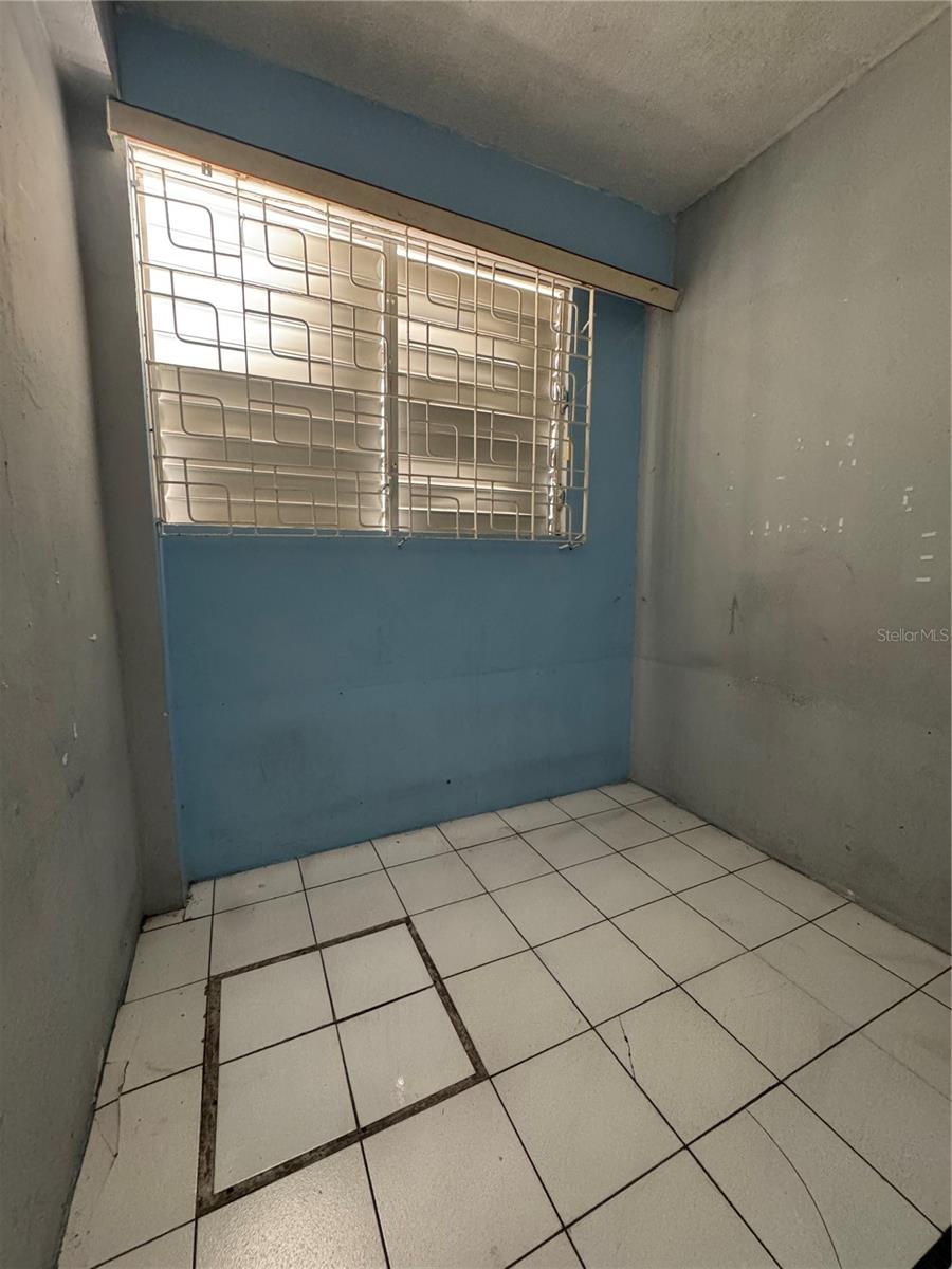 38 CALLE HUCAR URB. VILLA FLORES