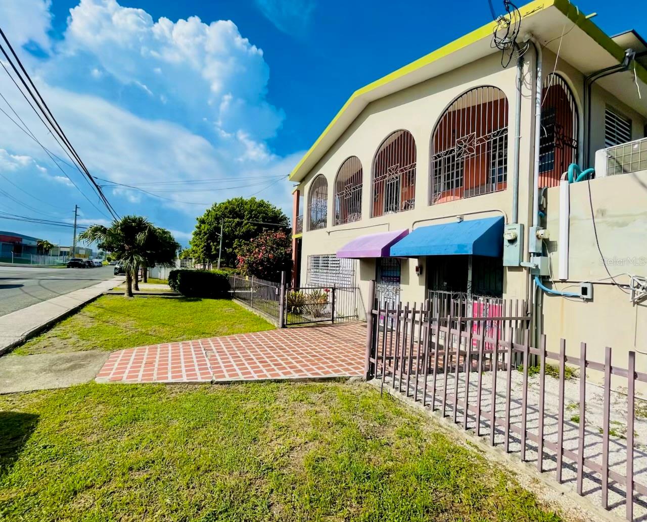 38 CALLE HUCAR URB. VILLA FLORES