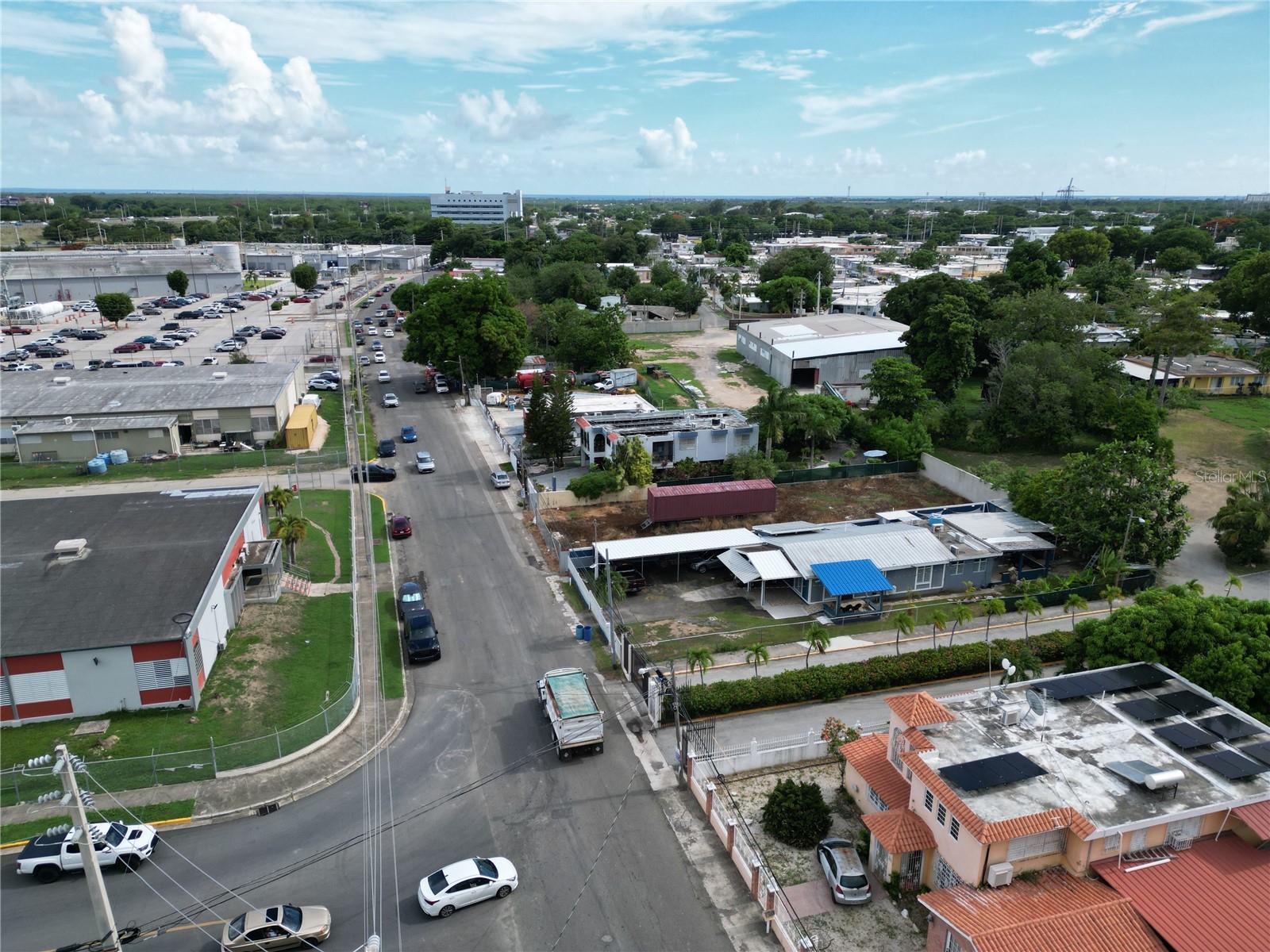 38 CALLE HUCAR URB. VILLA FLORES